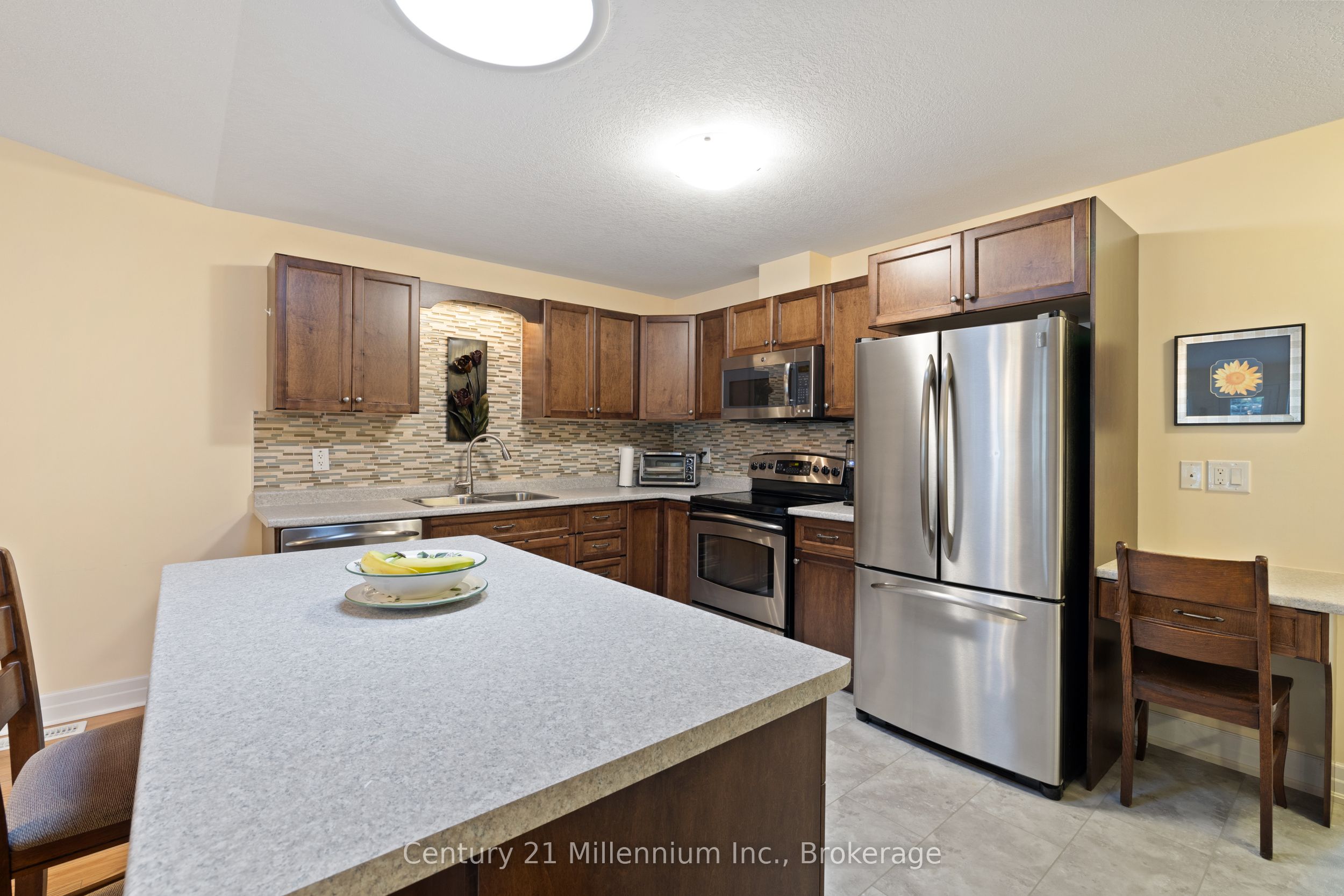 9 Garden Grove Crescent Property Photo 6