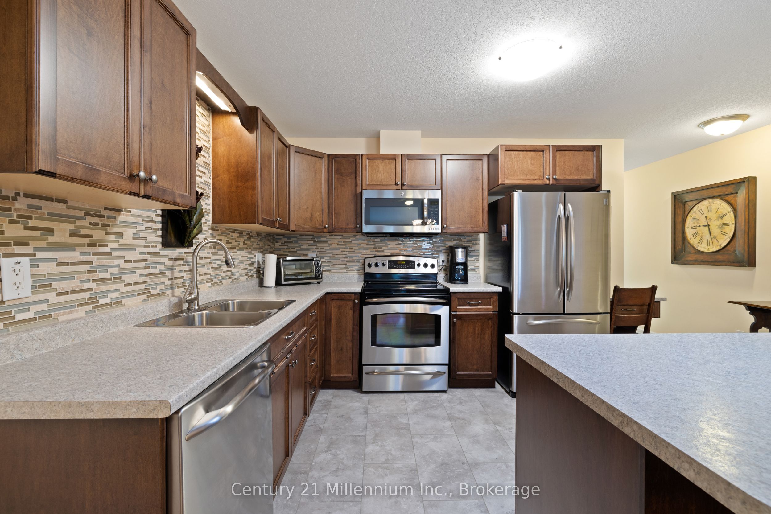 9 Garden Grove Crescent Property Photo 7