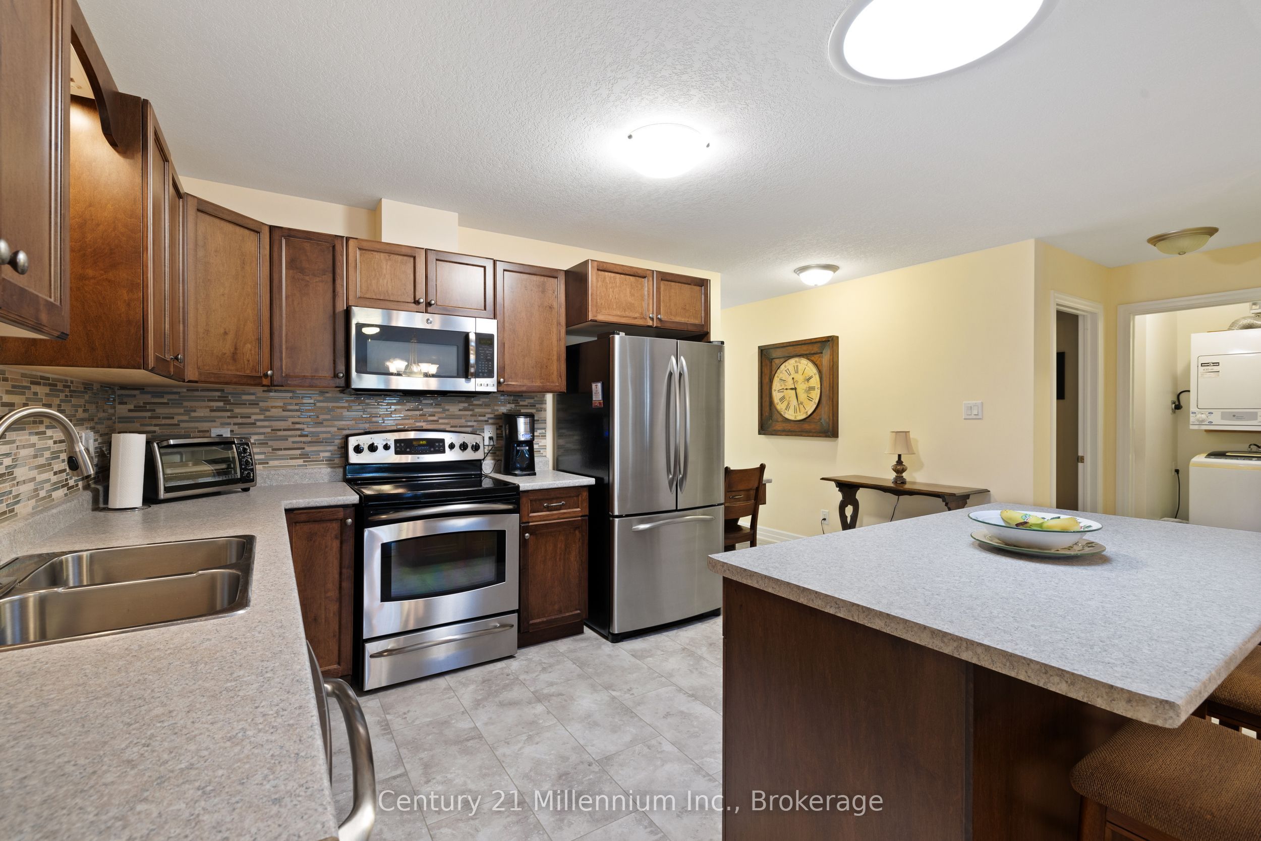 9 Garden Grove Crescent Property Photo 8
