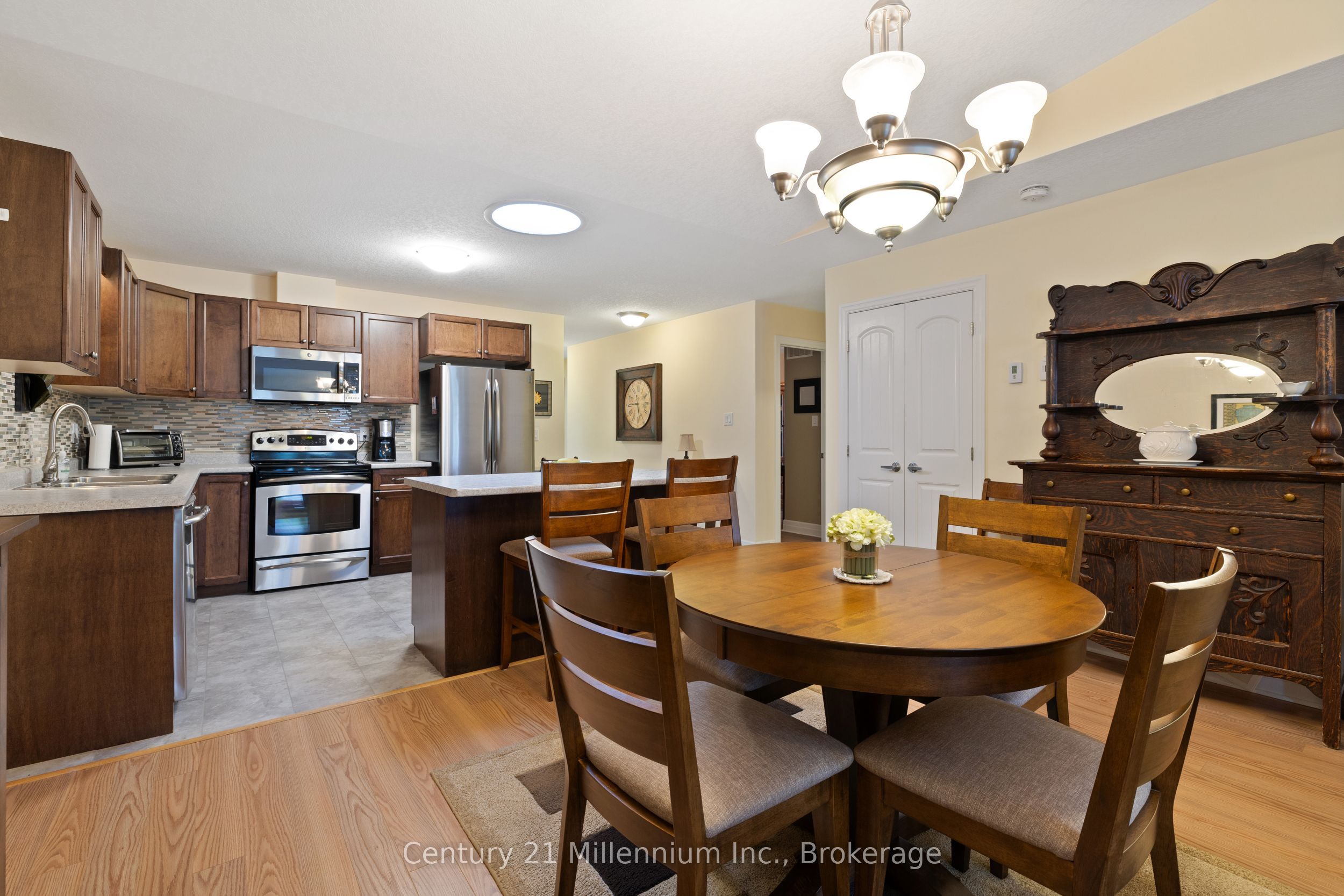 9 Garden Grove Crescent Property Photo 11