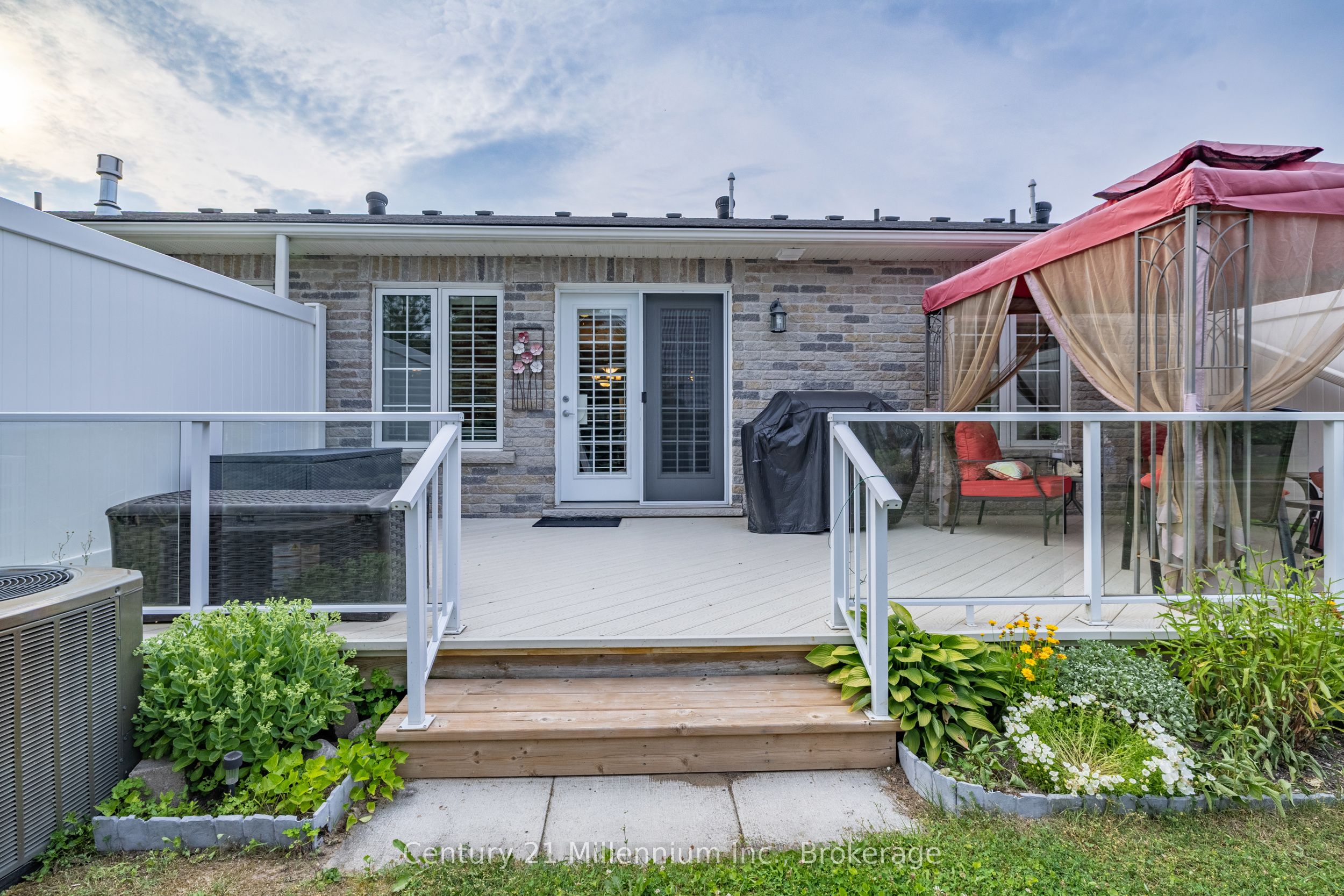 9 Garden Grove Crescent Property Photo 24