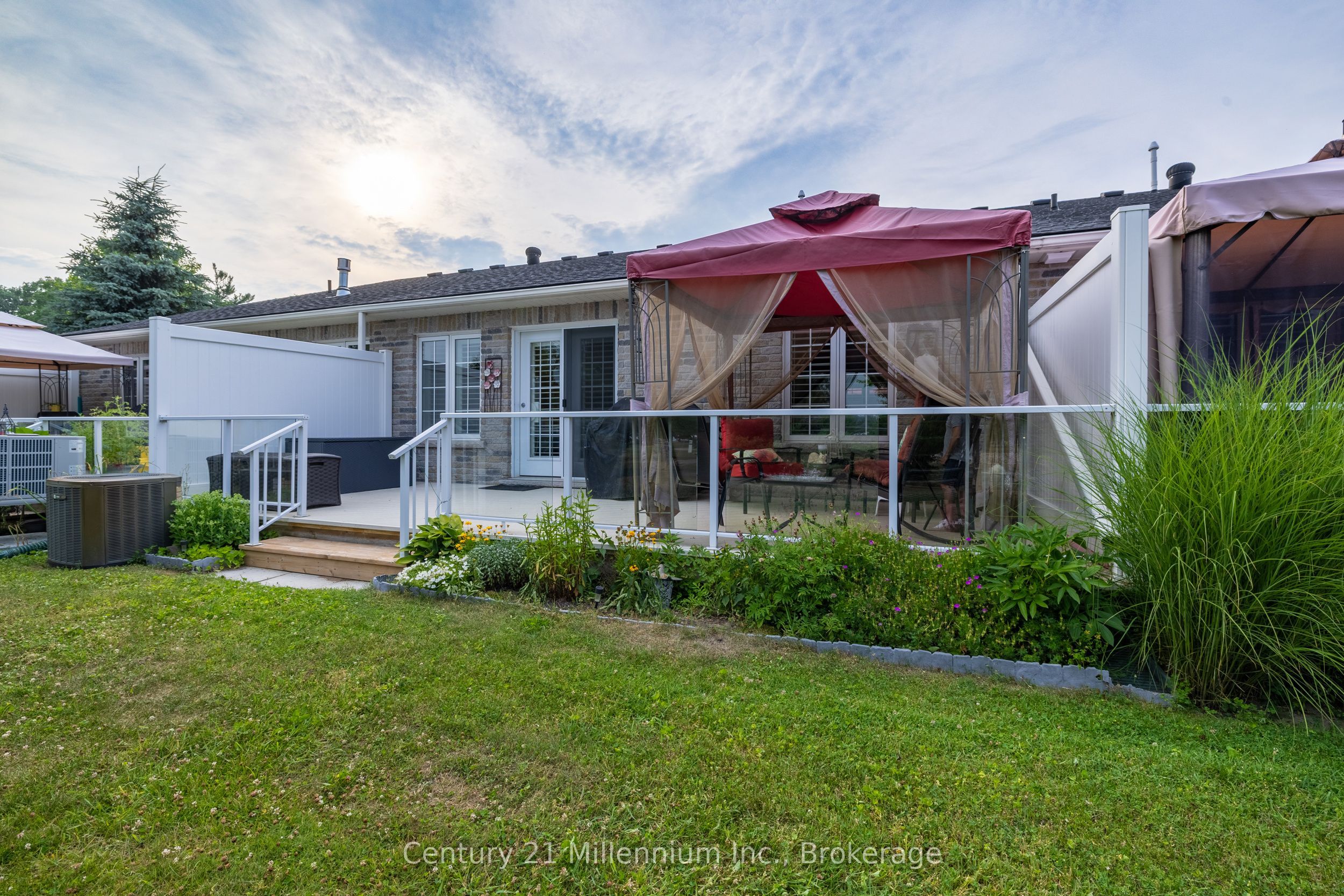 9 Garden Grove Crescent Property Photo 25