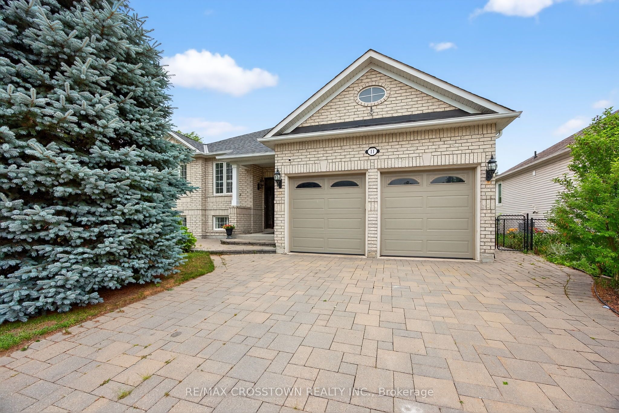 11 NORTHWOOD Drive Property Photo 1