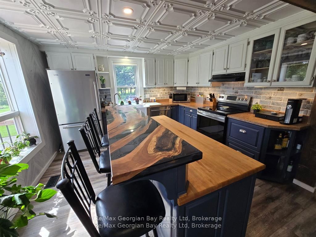 2066 Irish Line Property Photo 7