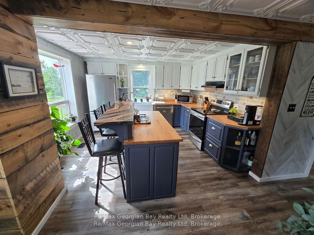 2066 Irish Line Property Photo 8