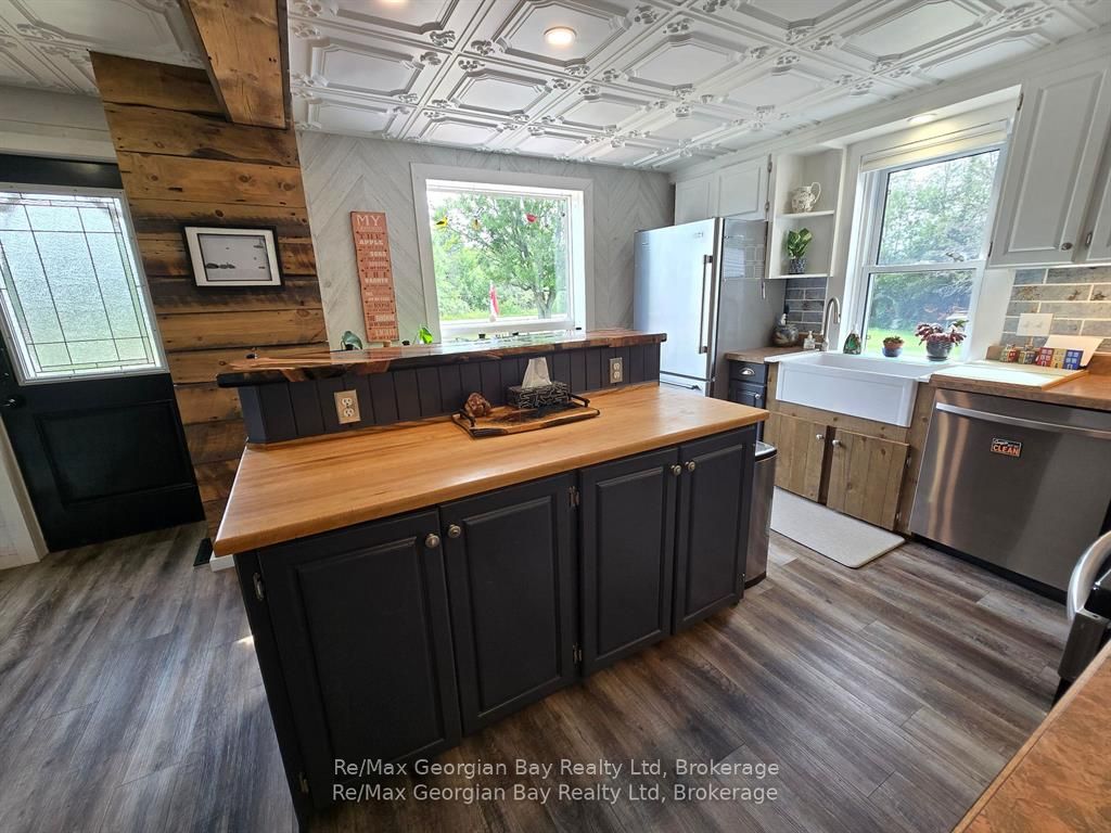 2066 Irish Line Property Photo 9