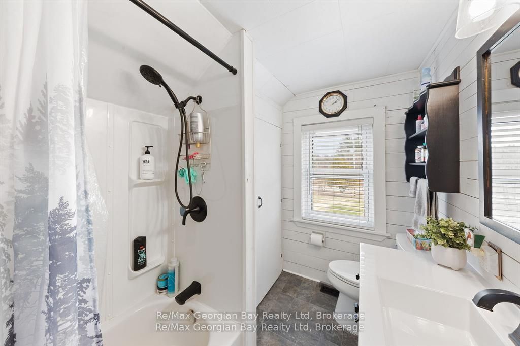 2066 Irish Line Property Photo 24