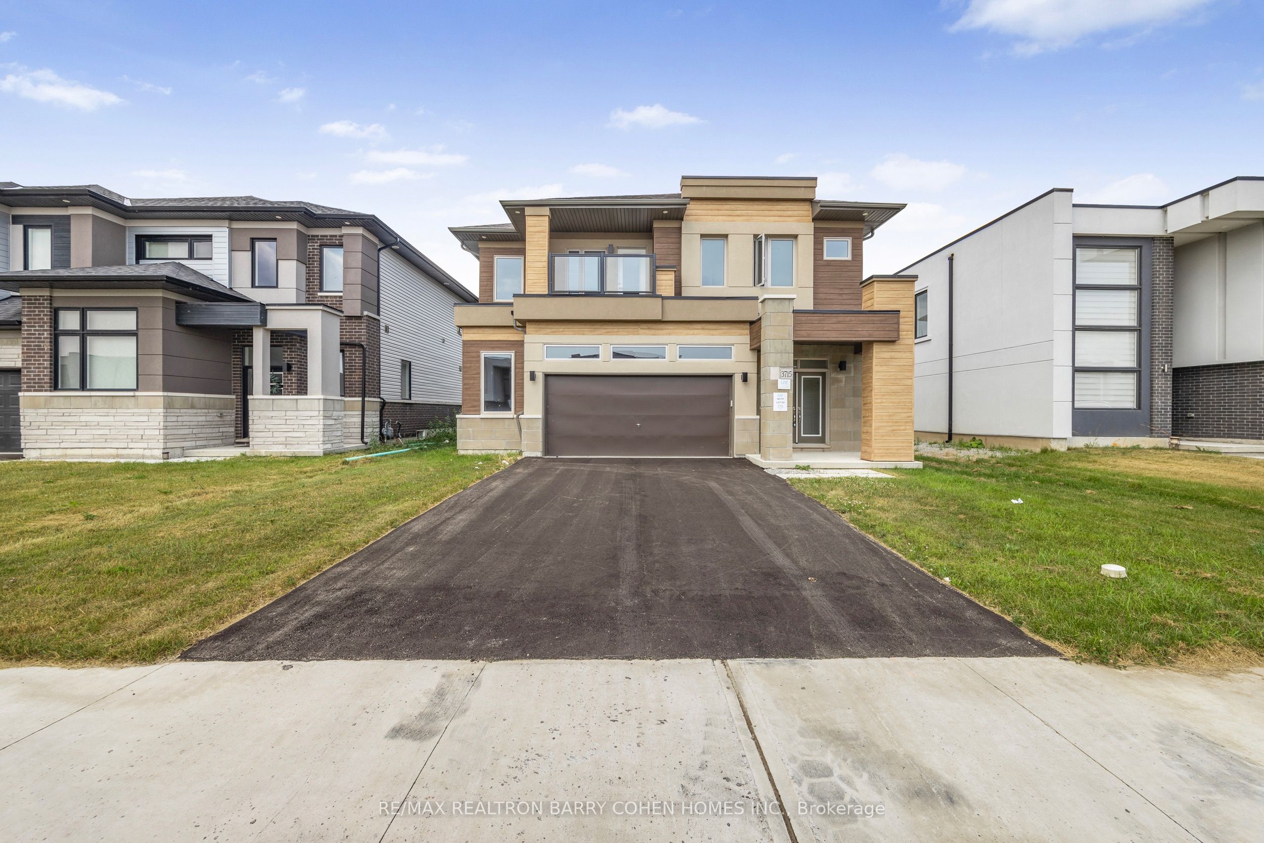 3715 Quayside Drive Property Photo 1