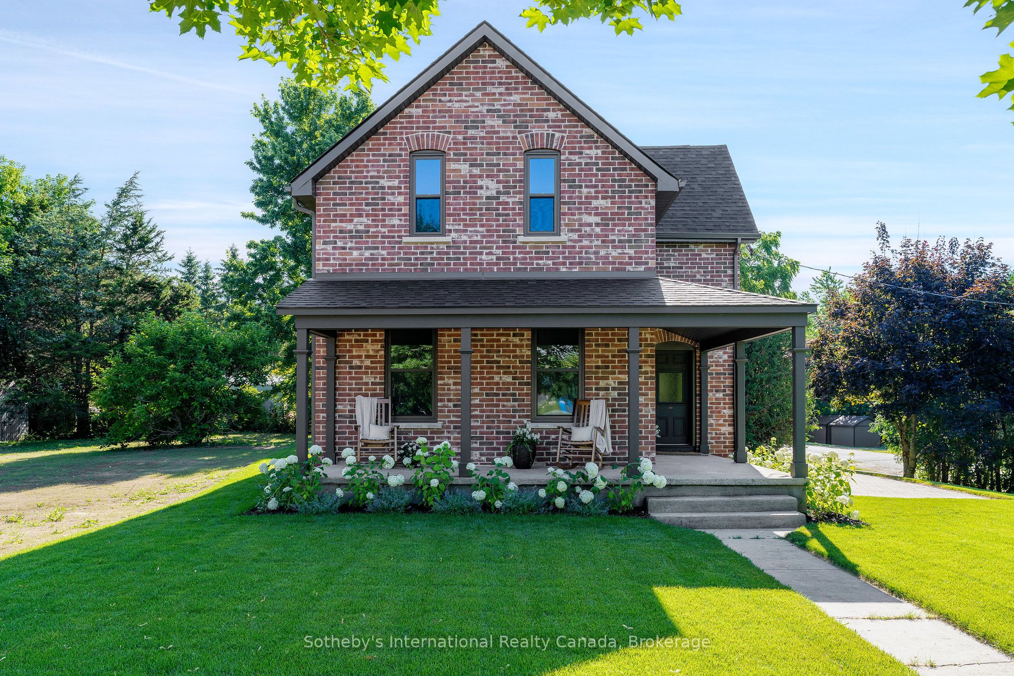 221 Collingwood Street Property Photo 3