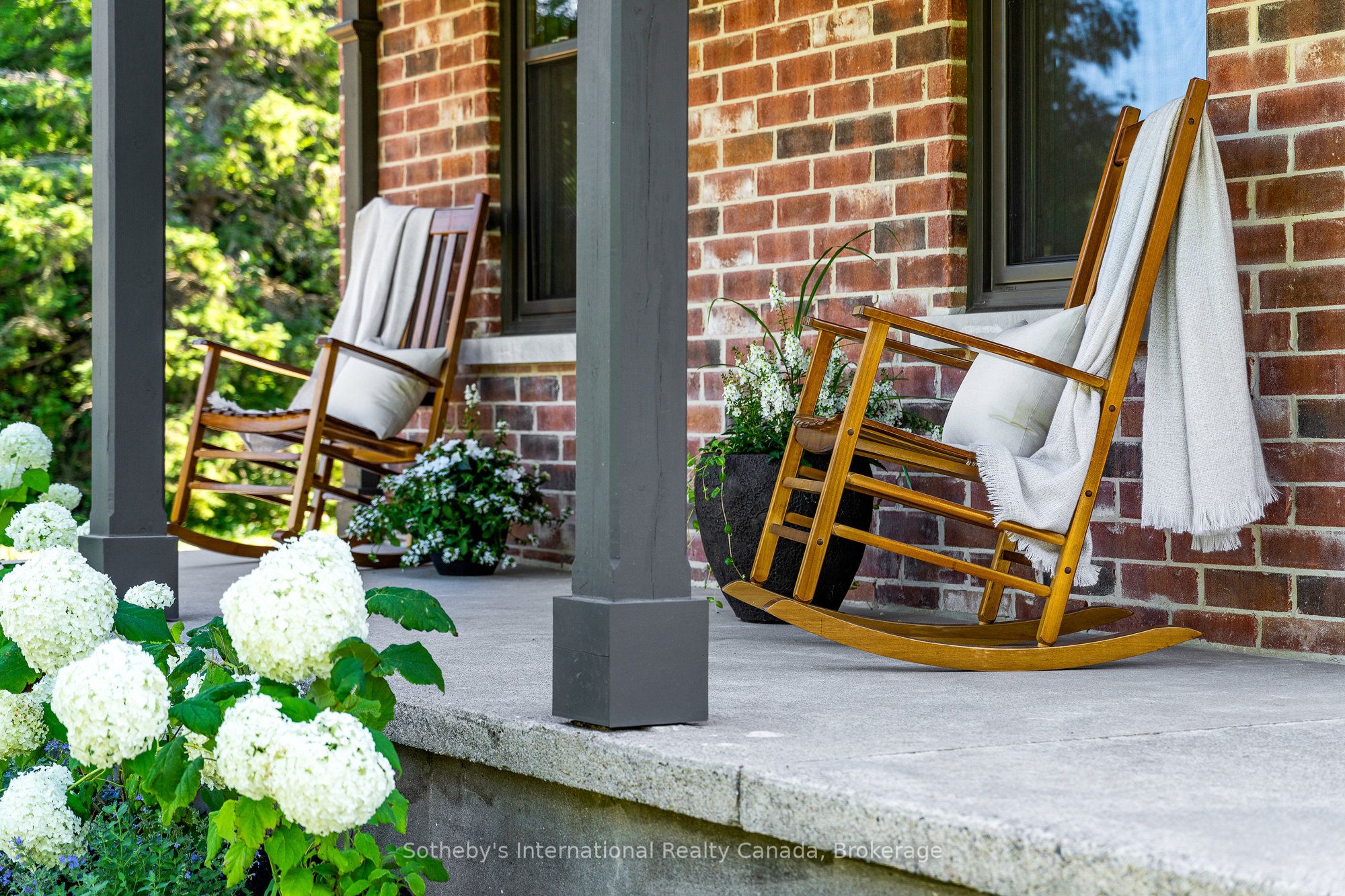 221 Collingwood Street Property Photo 8