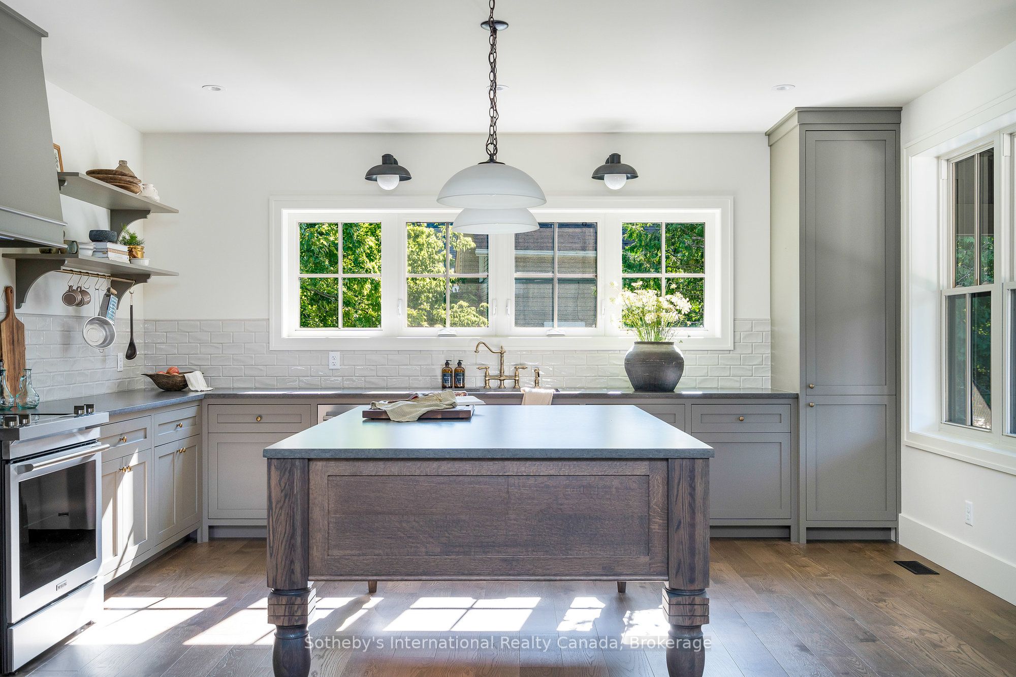 221 Collingwood Street Property Photo 14