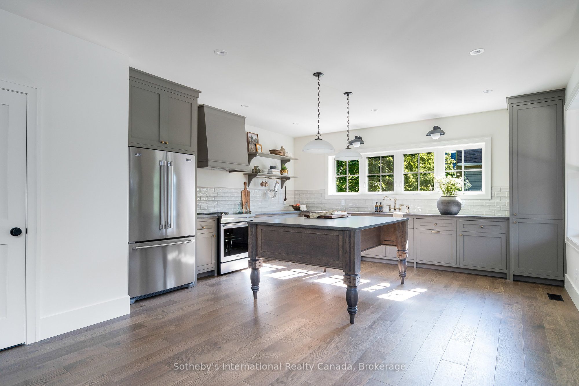 221 Collingwood Street Property Photo 15