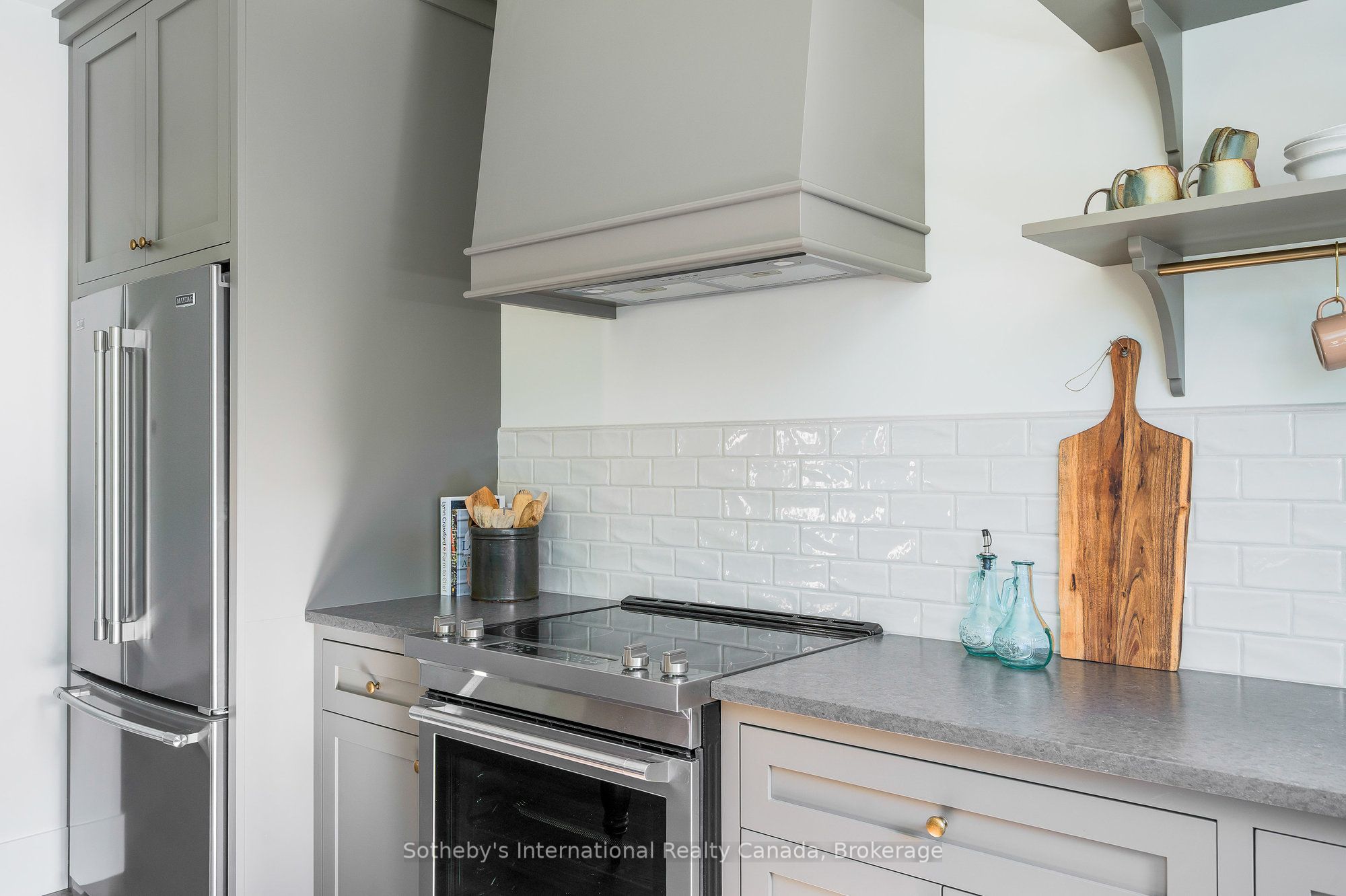 221 Collingwood Street Property Photo 16