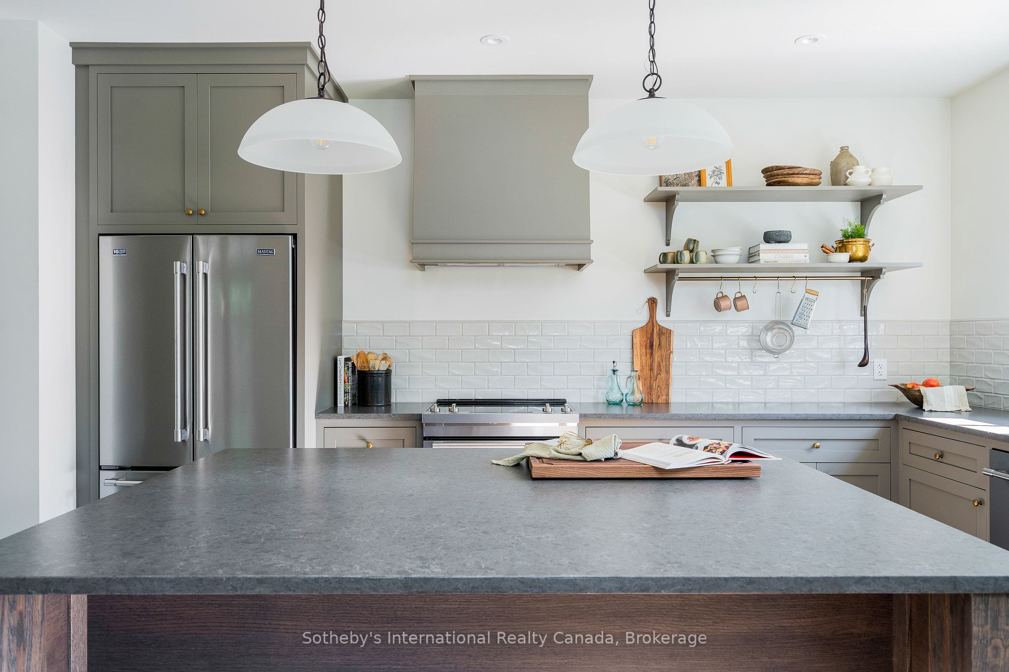 221 Collingwood Street Property Photo 17