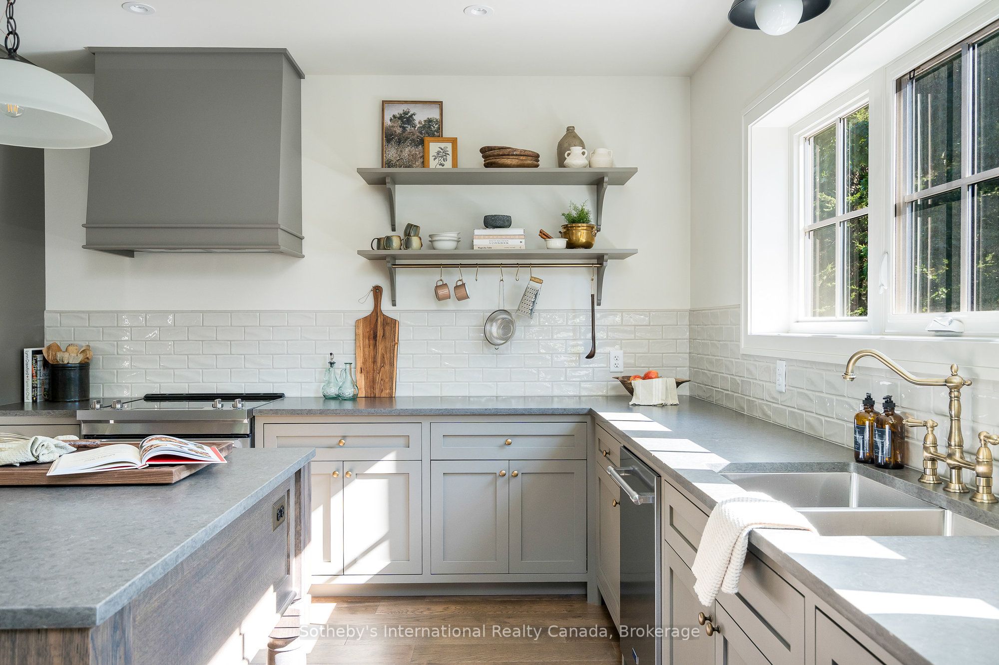 221 Collingwood Street Property Photo 19