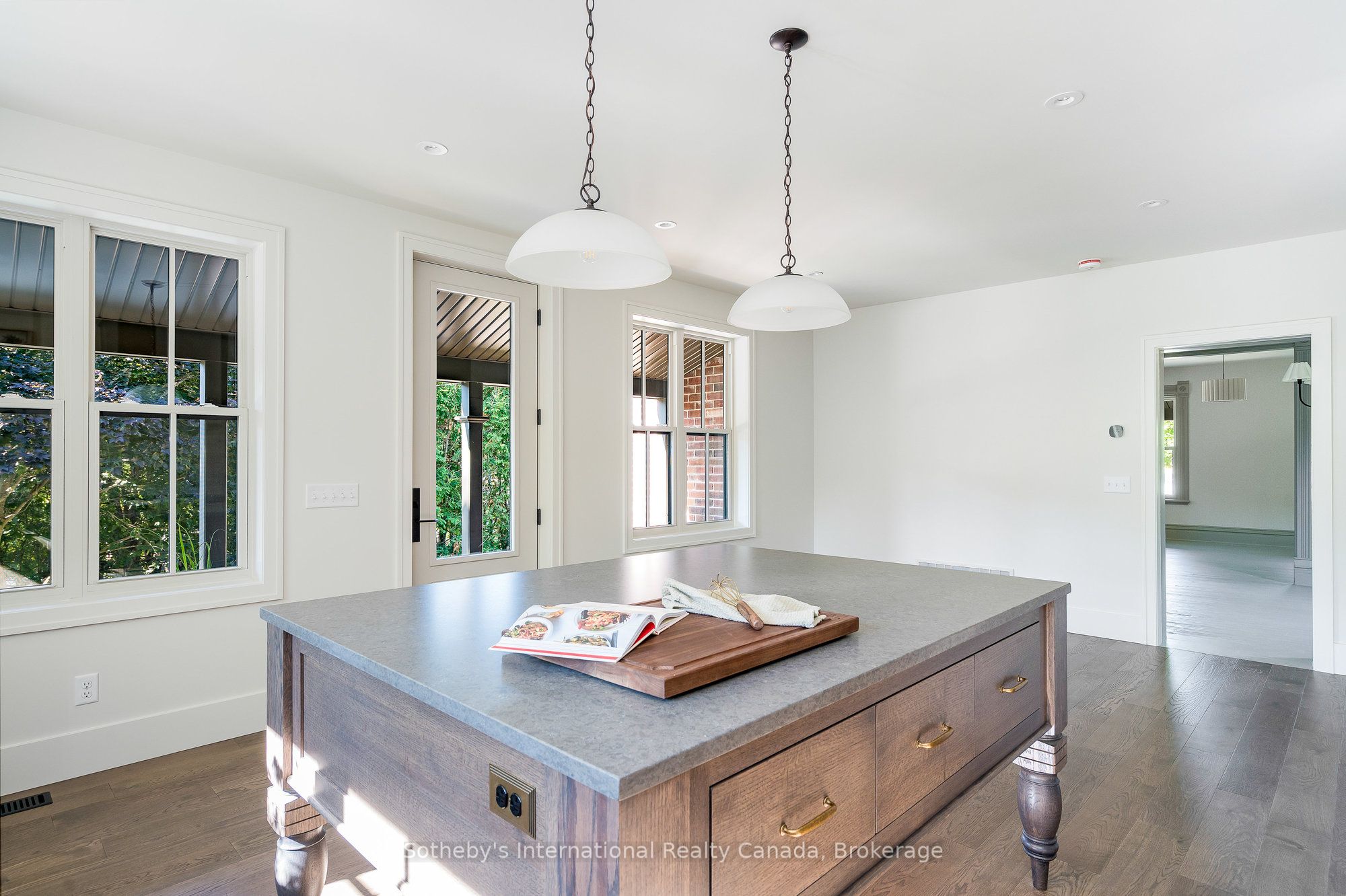 221 Collingwood Street Property Photo 20