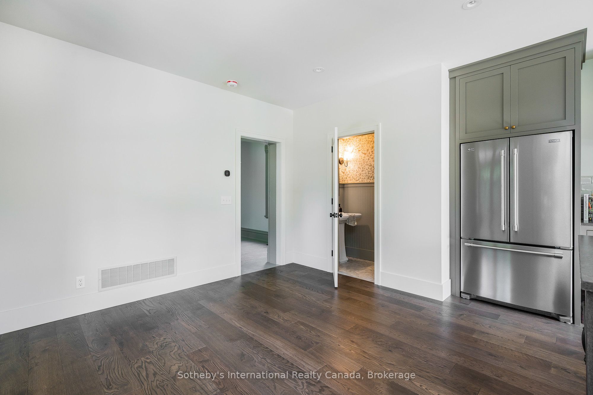 221 Collingwood Street Property Photo 23
