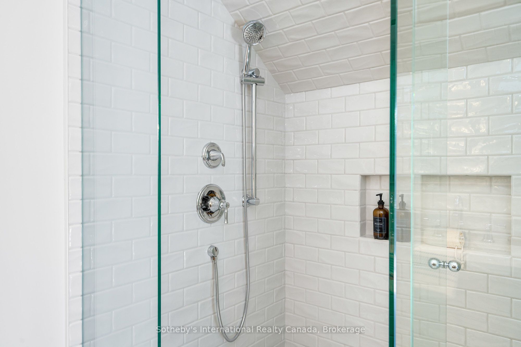 221 Collingwood Street Property Photo 30