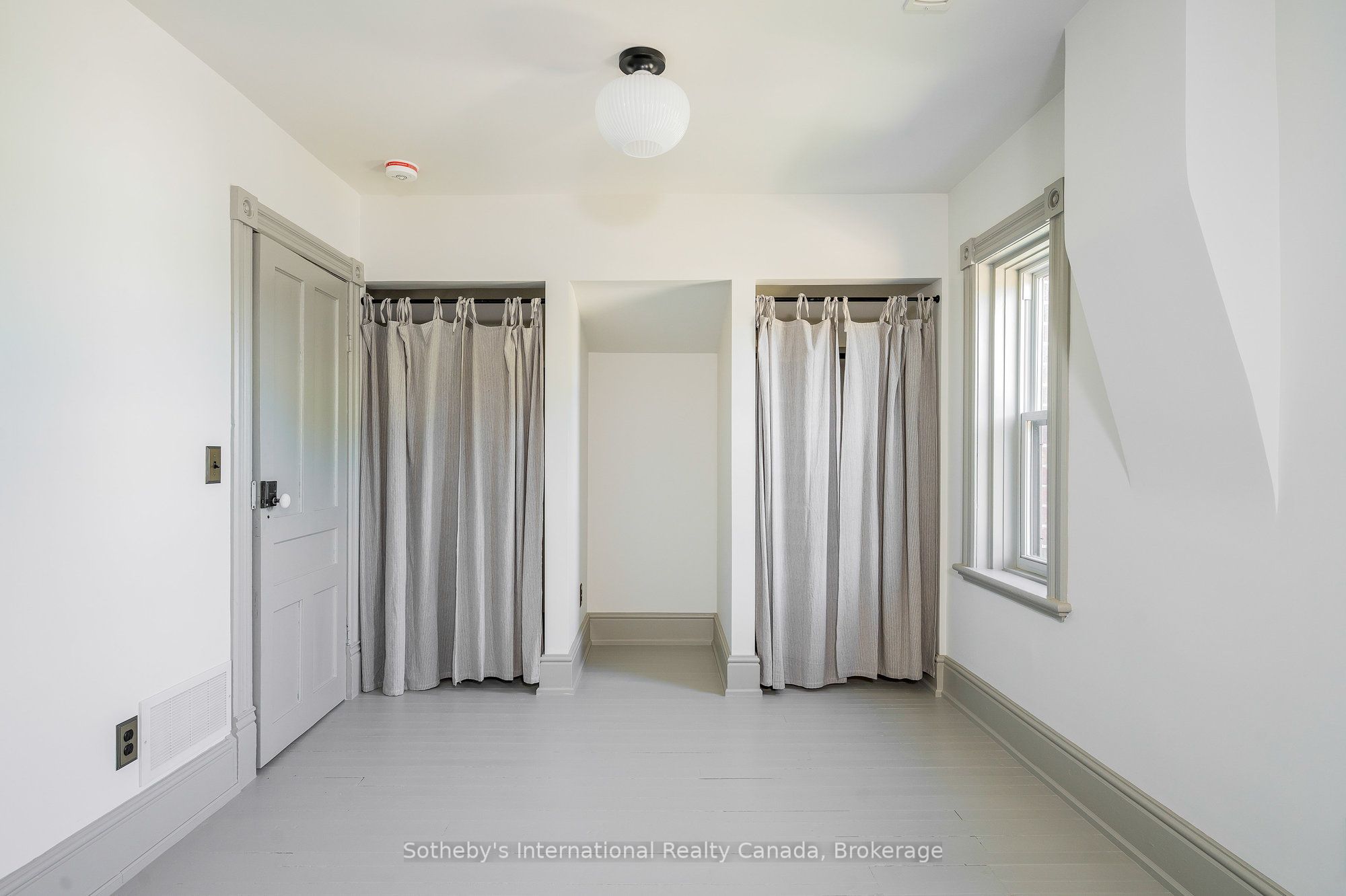 221 Collingwood Street Property Photo 33