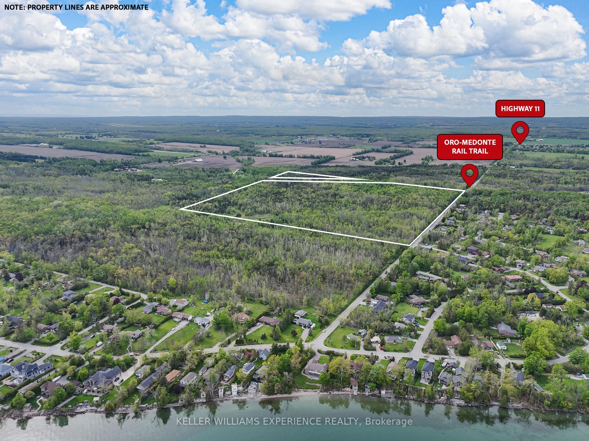 552 Lynn St Property Photo 3