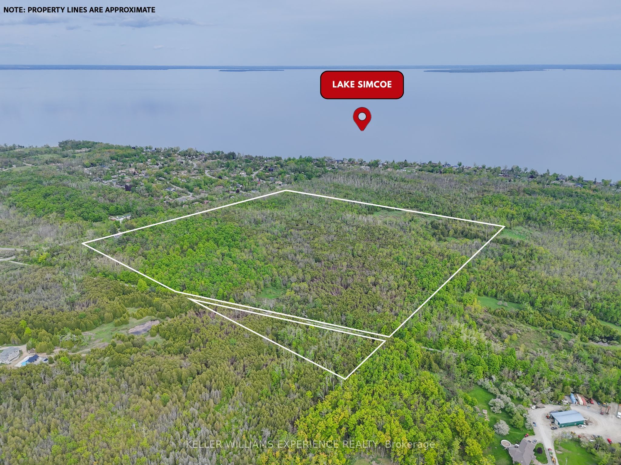 552 Lynn St Property Photo 7