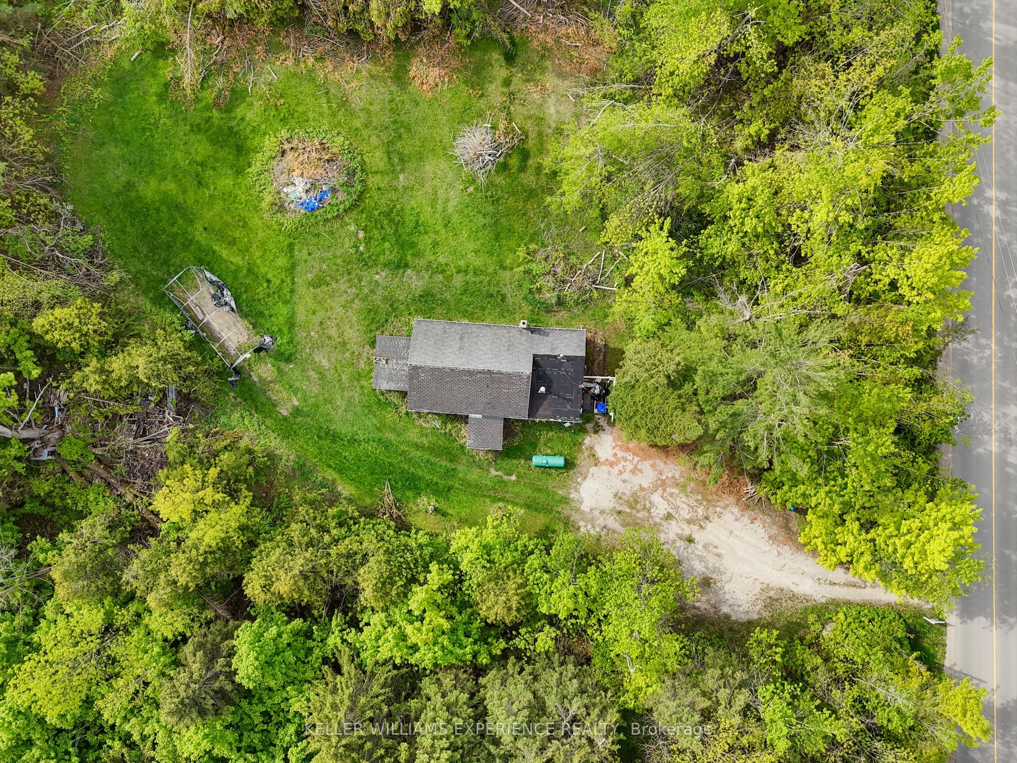 552 Lynn St Property Photo 17