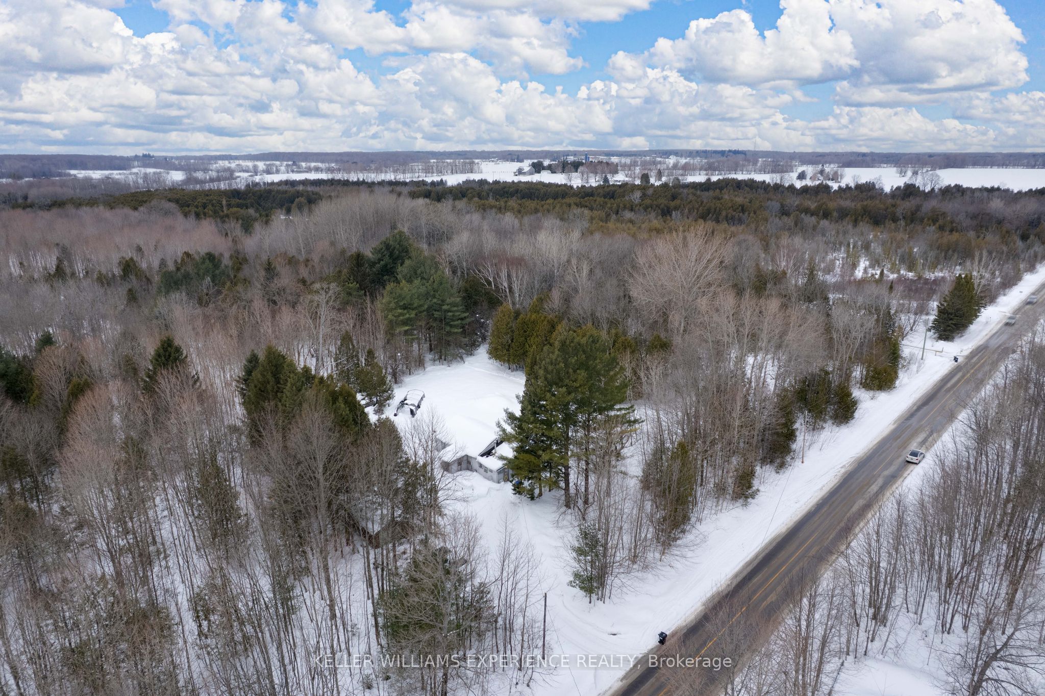 552 Lynn St Property Photo 28