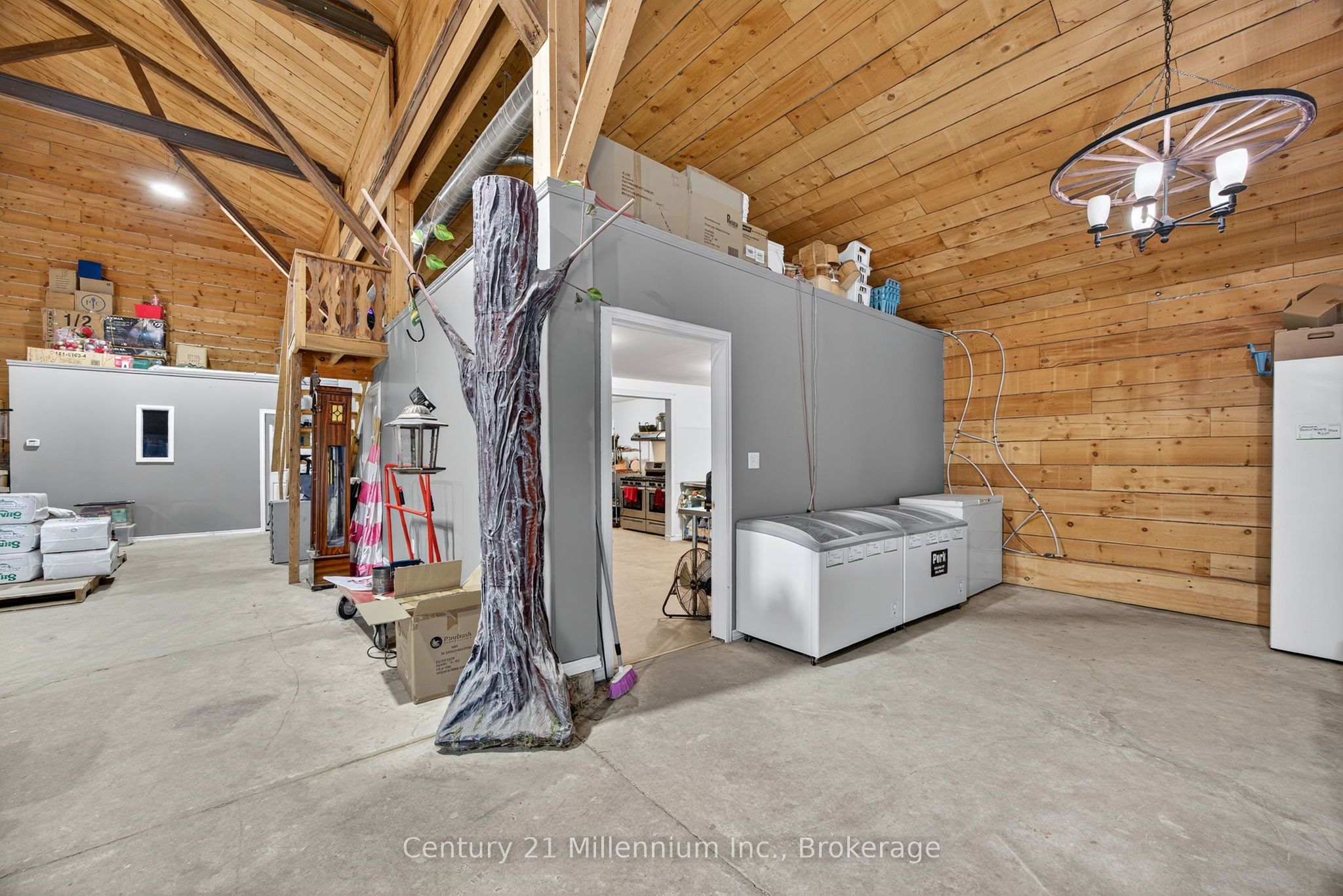 1617 42 County Road Property Photo 5