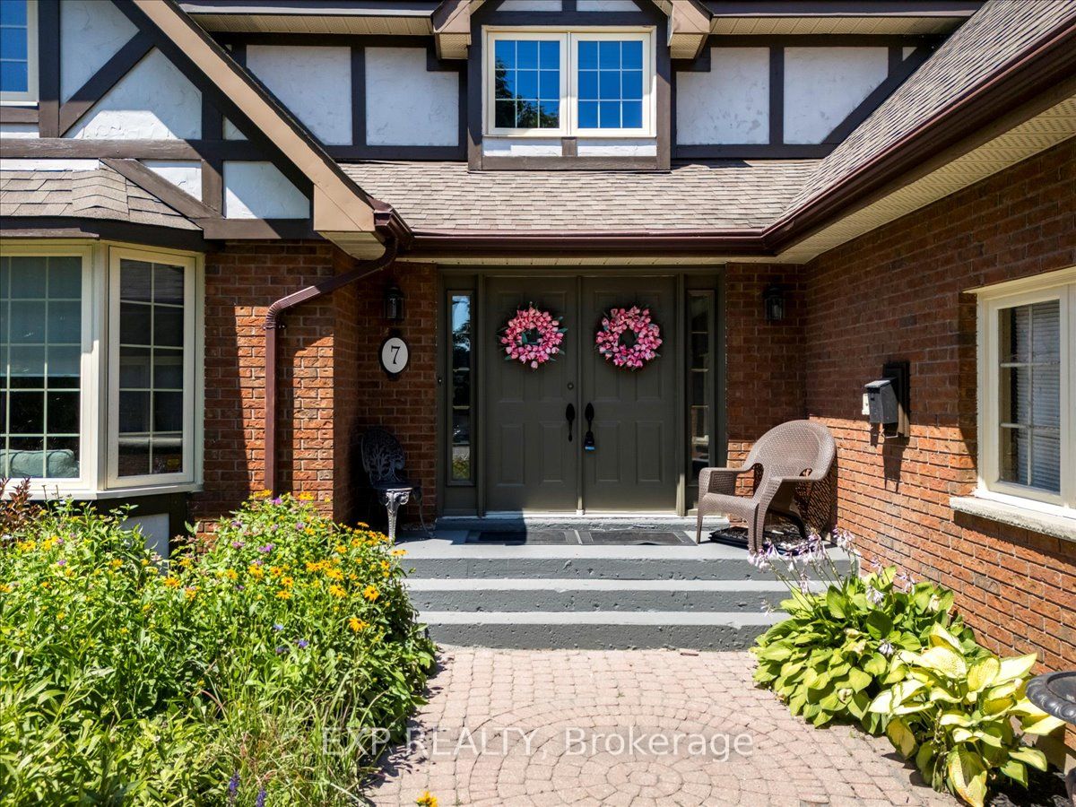 7 White Pine Place Property Photo 3