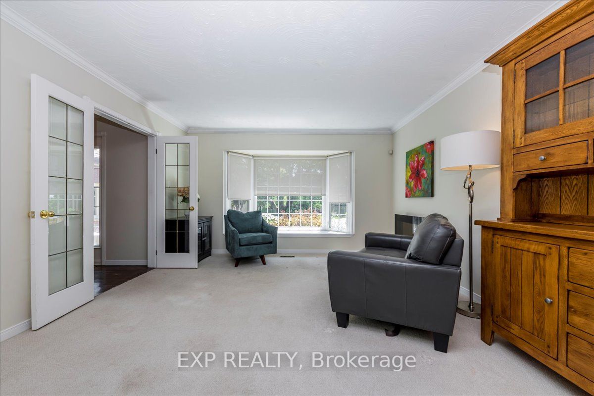 7 White Pine Place Property Photo 5