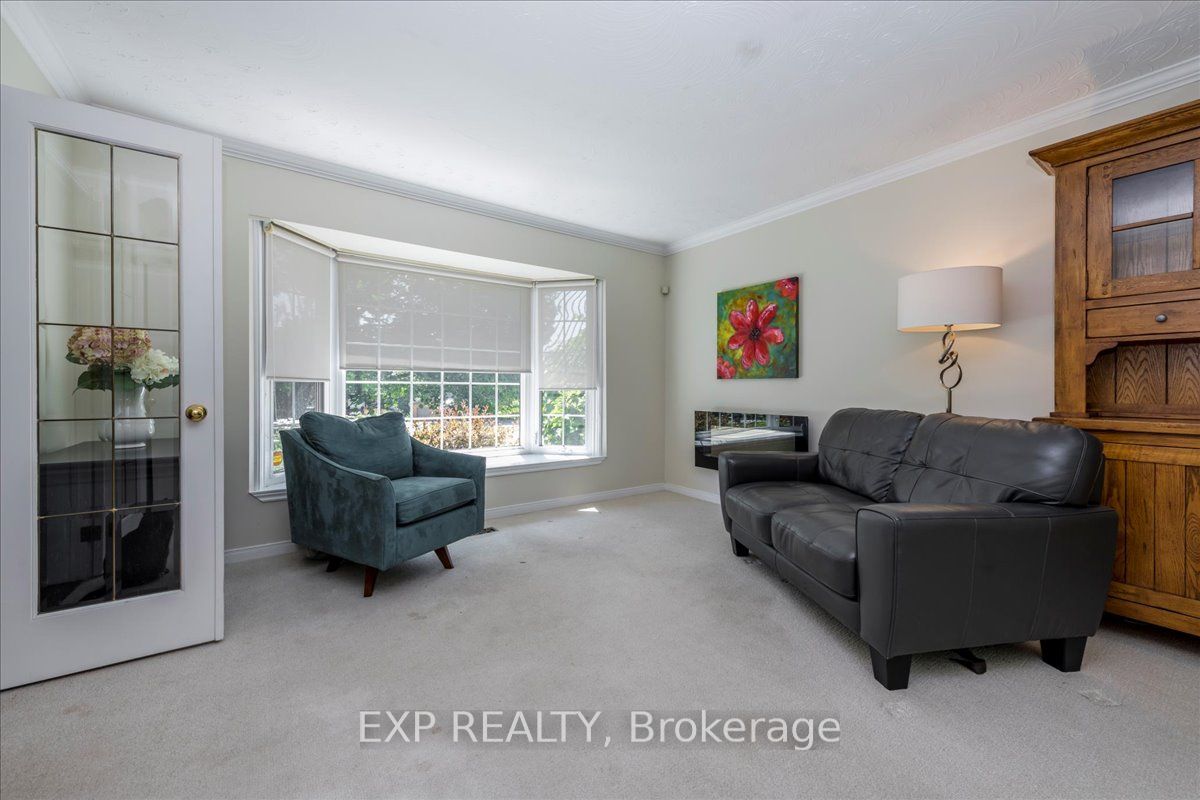 7 White Pine Place Property Photo 6