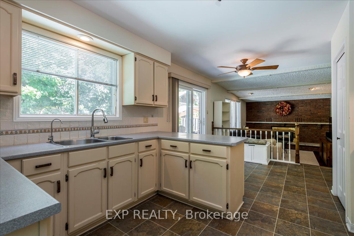 7 White Pine Place Property Photo 10