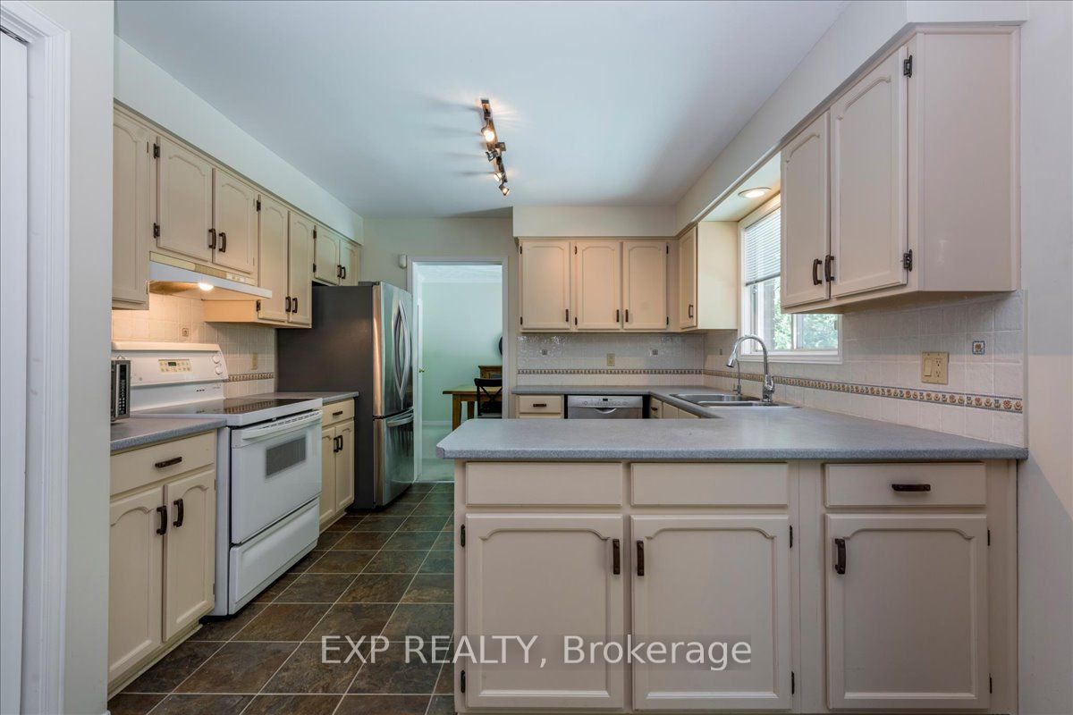 7 White Pine Place Property Photo 12