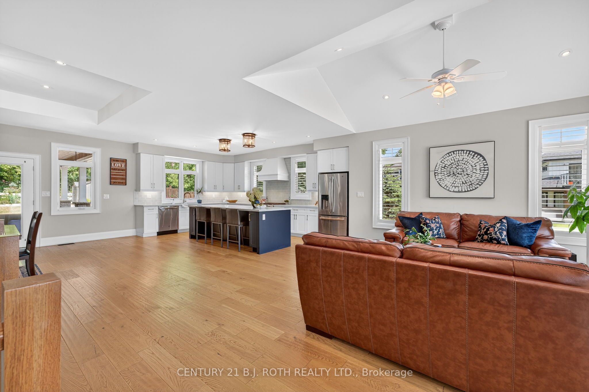 300 Shanty Bay Road Property Photo 10