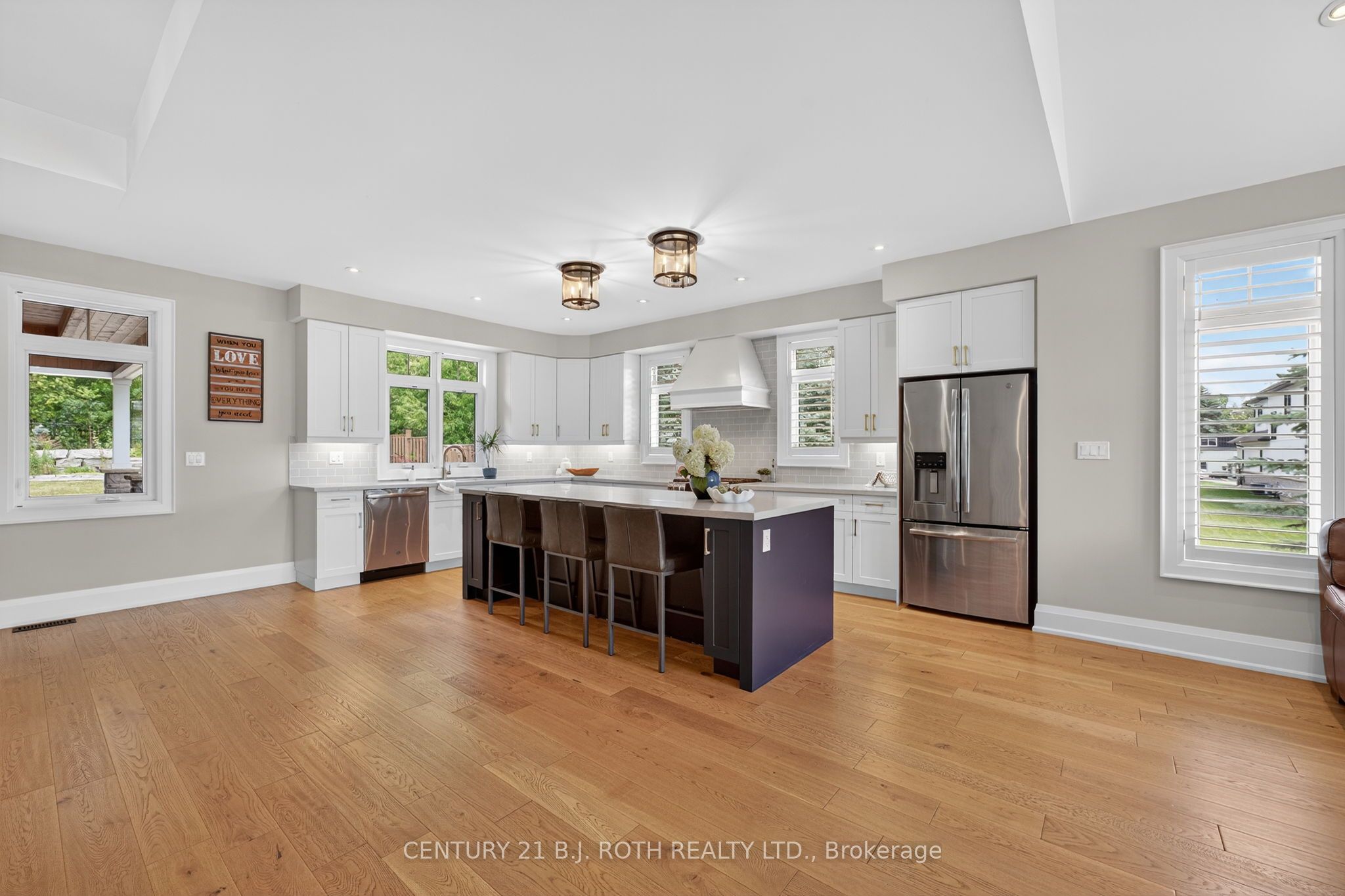 300 Shanty Bay Road Property Photo 12