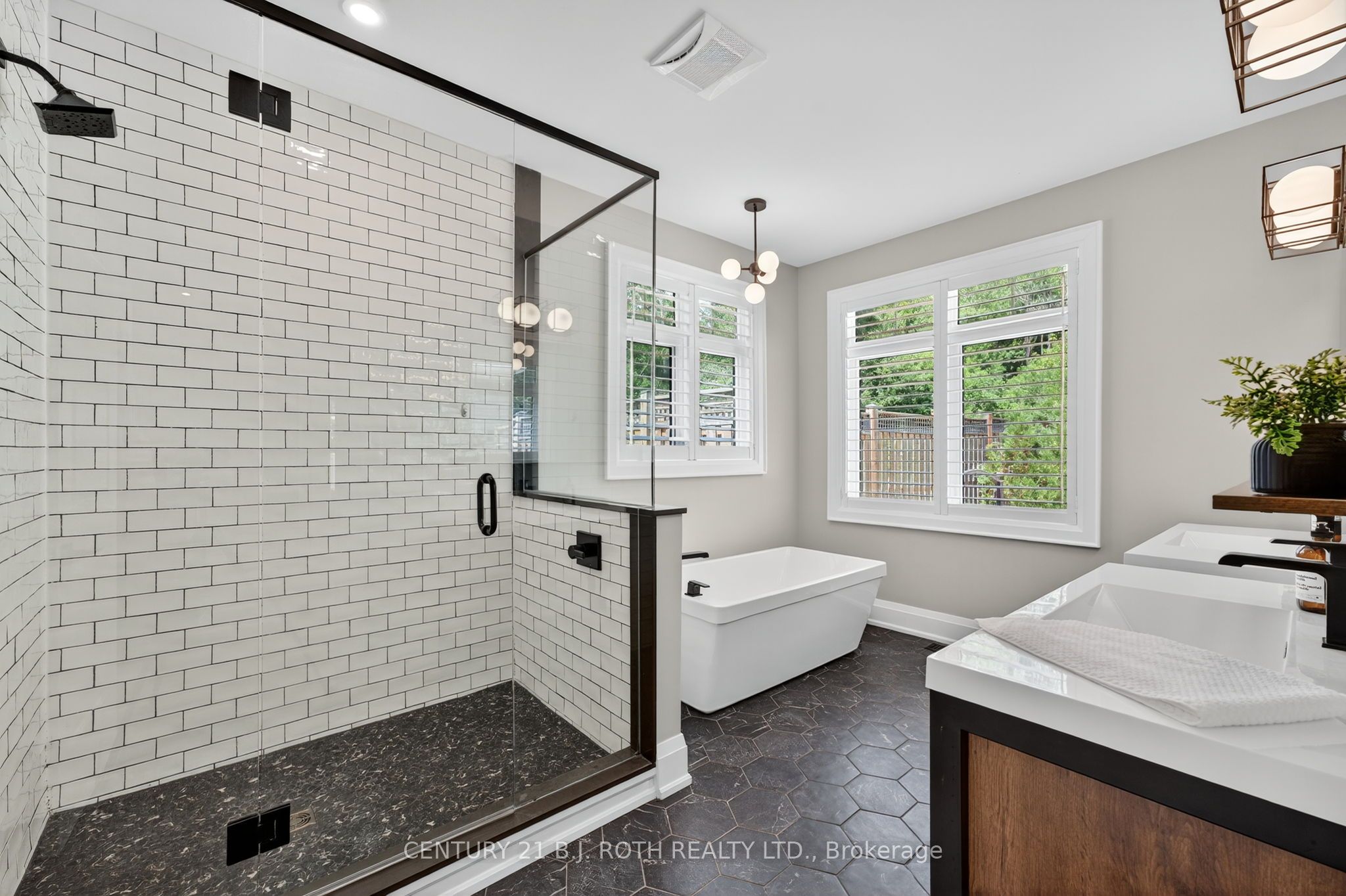 300 Shanty Bay Road Property Photo 24