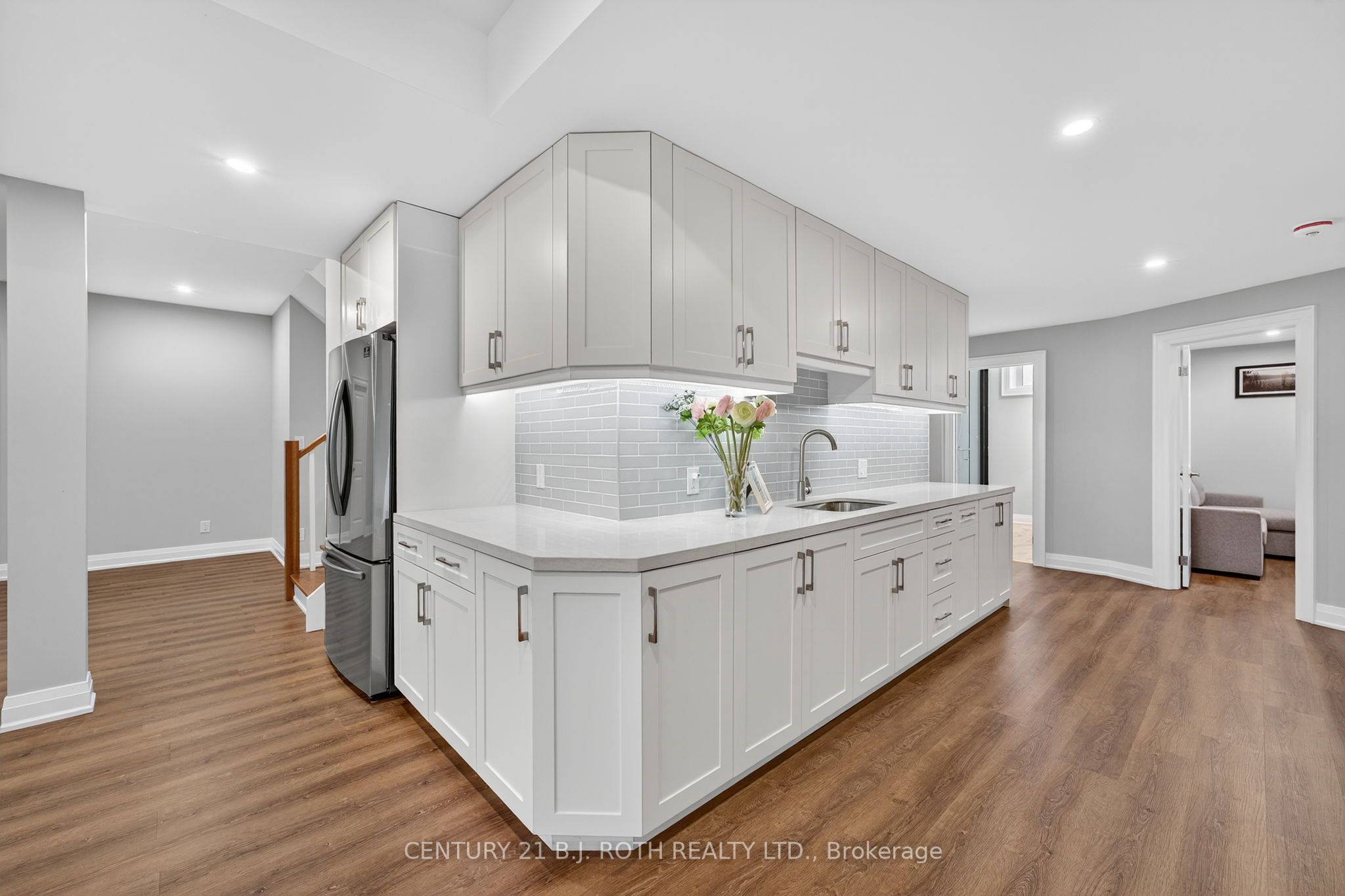 300 Shanty Bay Road Property Photo 34