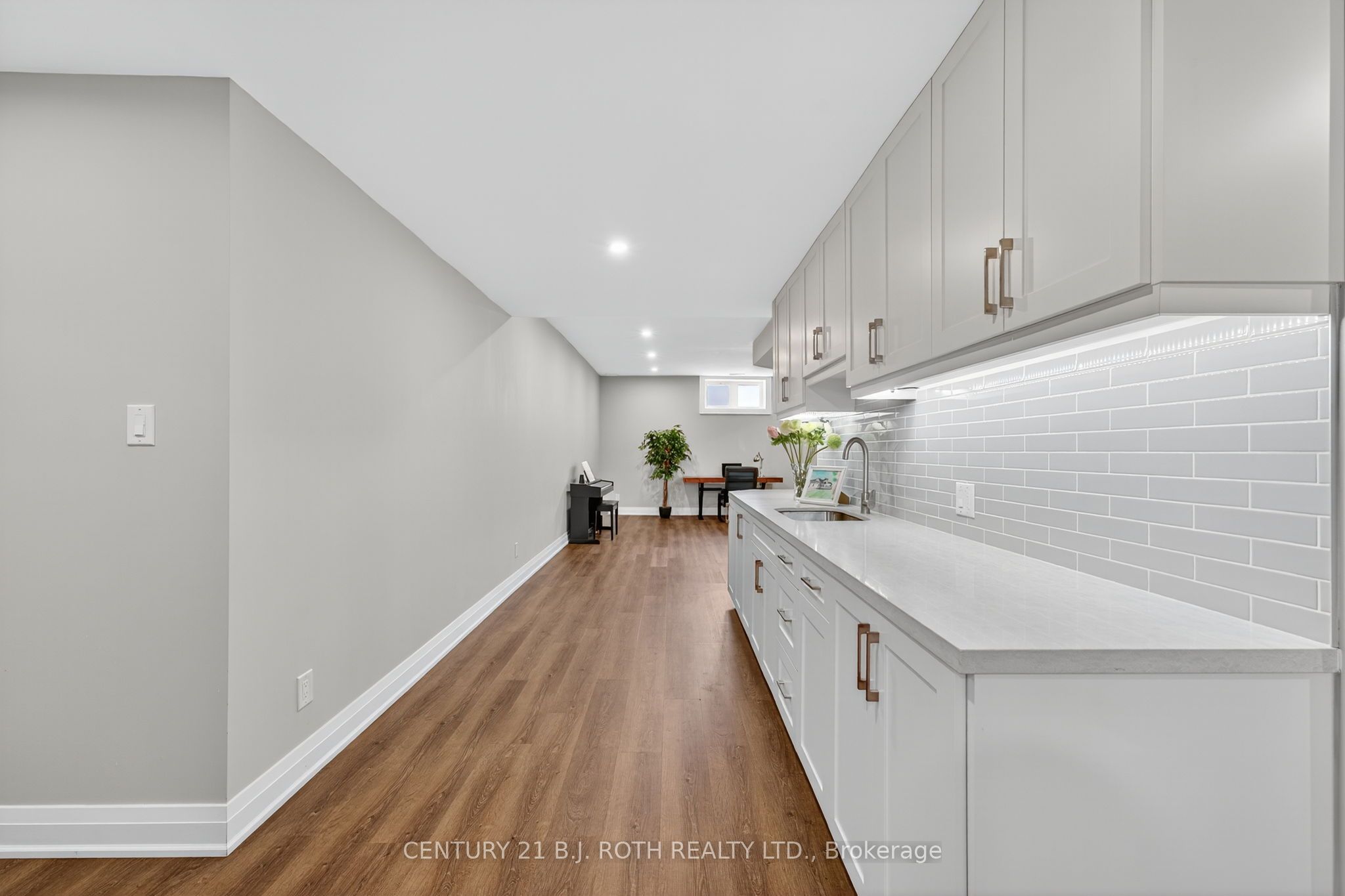 300 Shanty Bay Road Property Photo 35