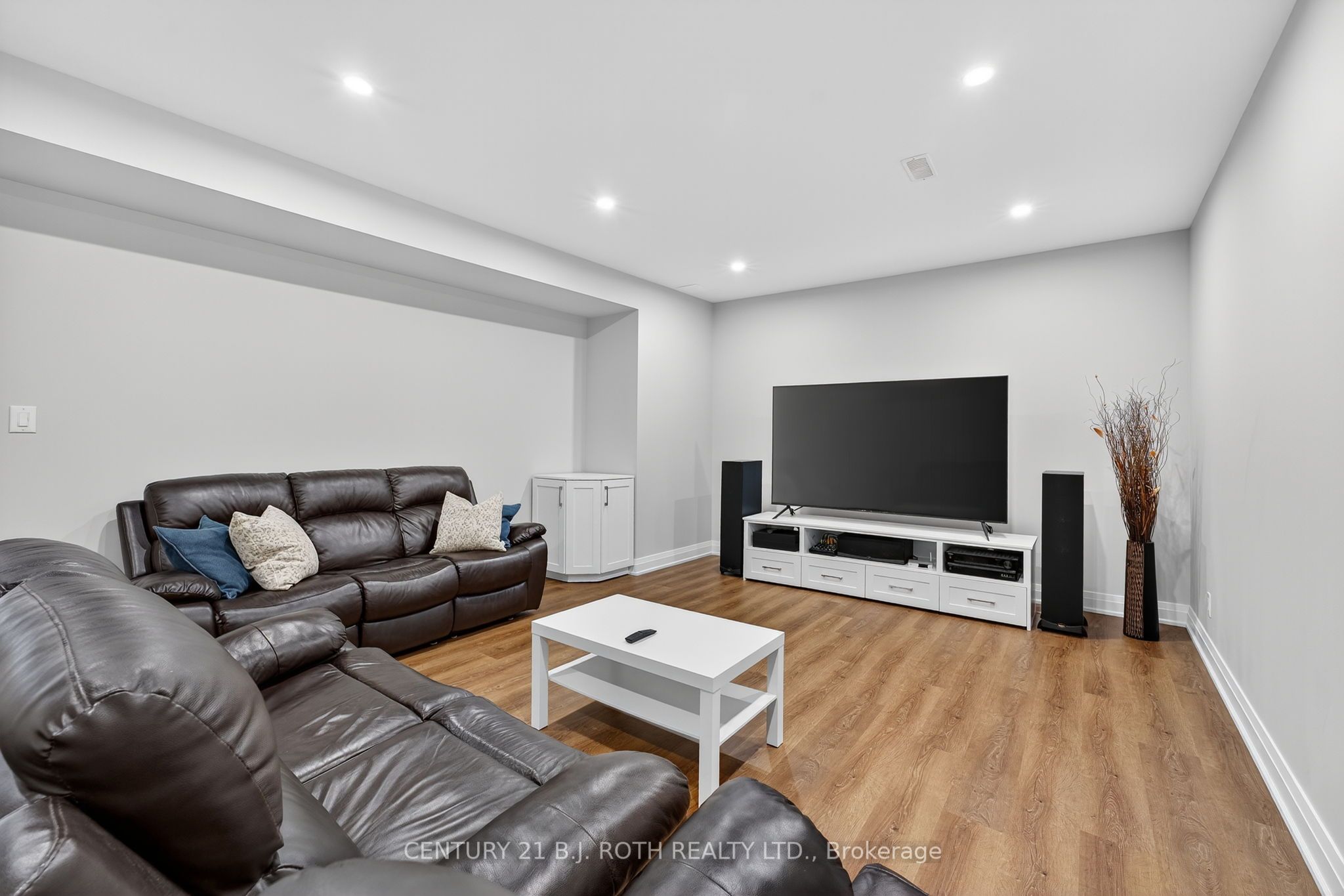 300 Shanty Bay Road Property Photo 36