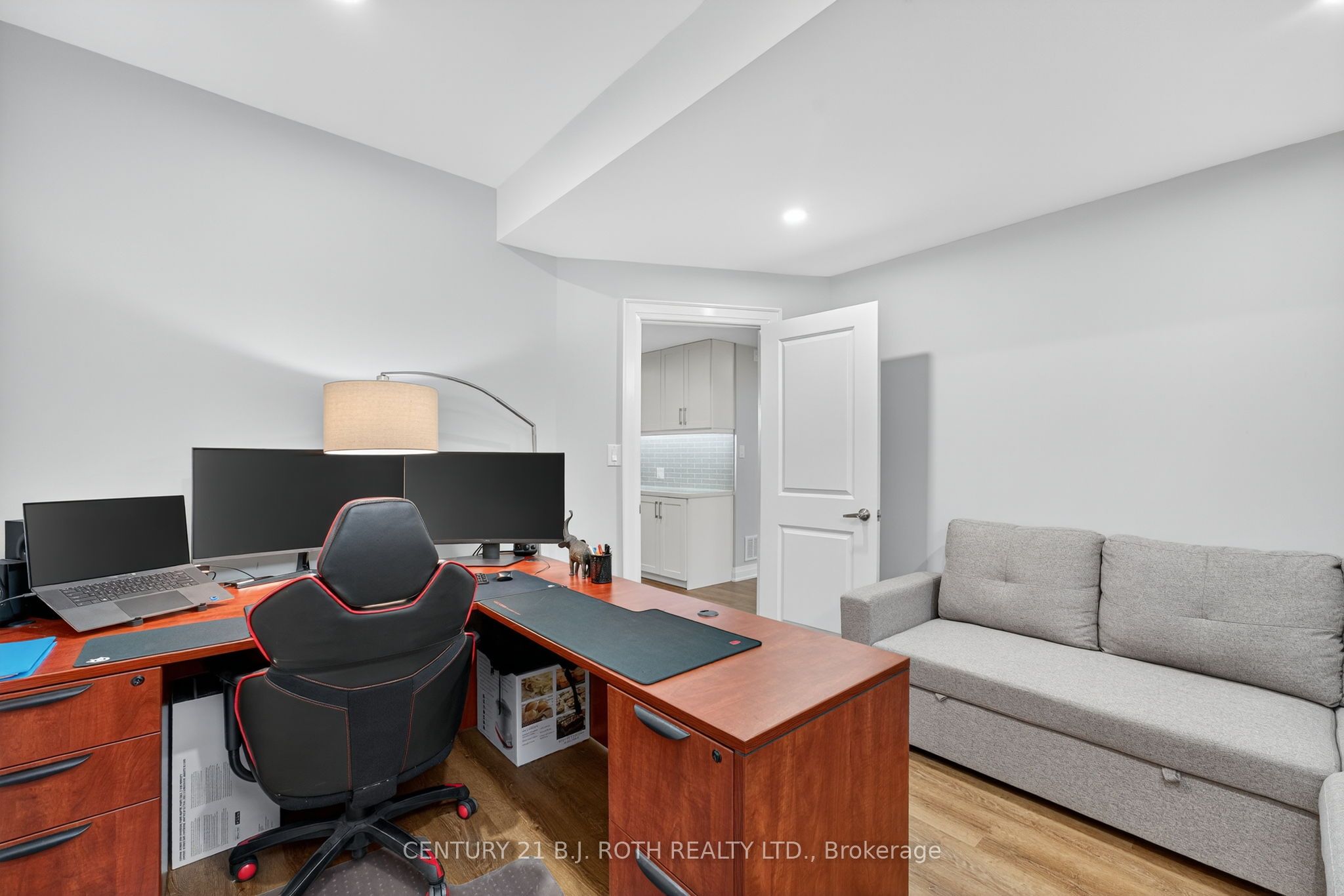 300 Shanty Bay Road Property Photo 37