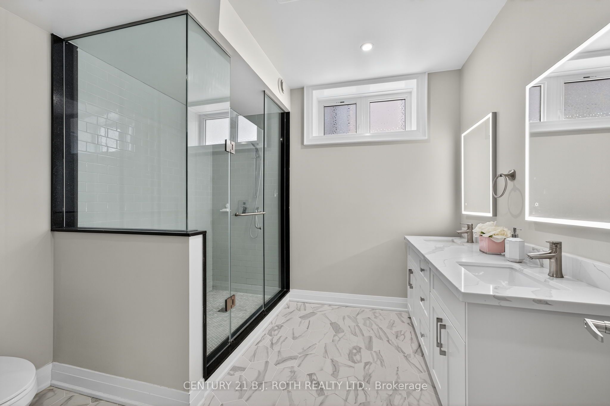 300 Shanty Bay Road Property Photo 38