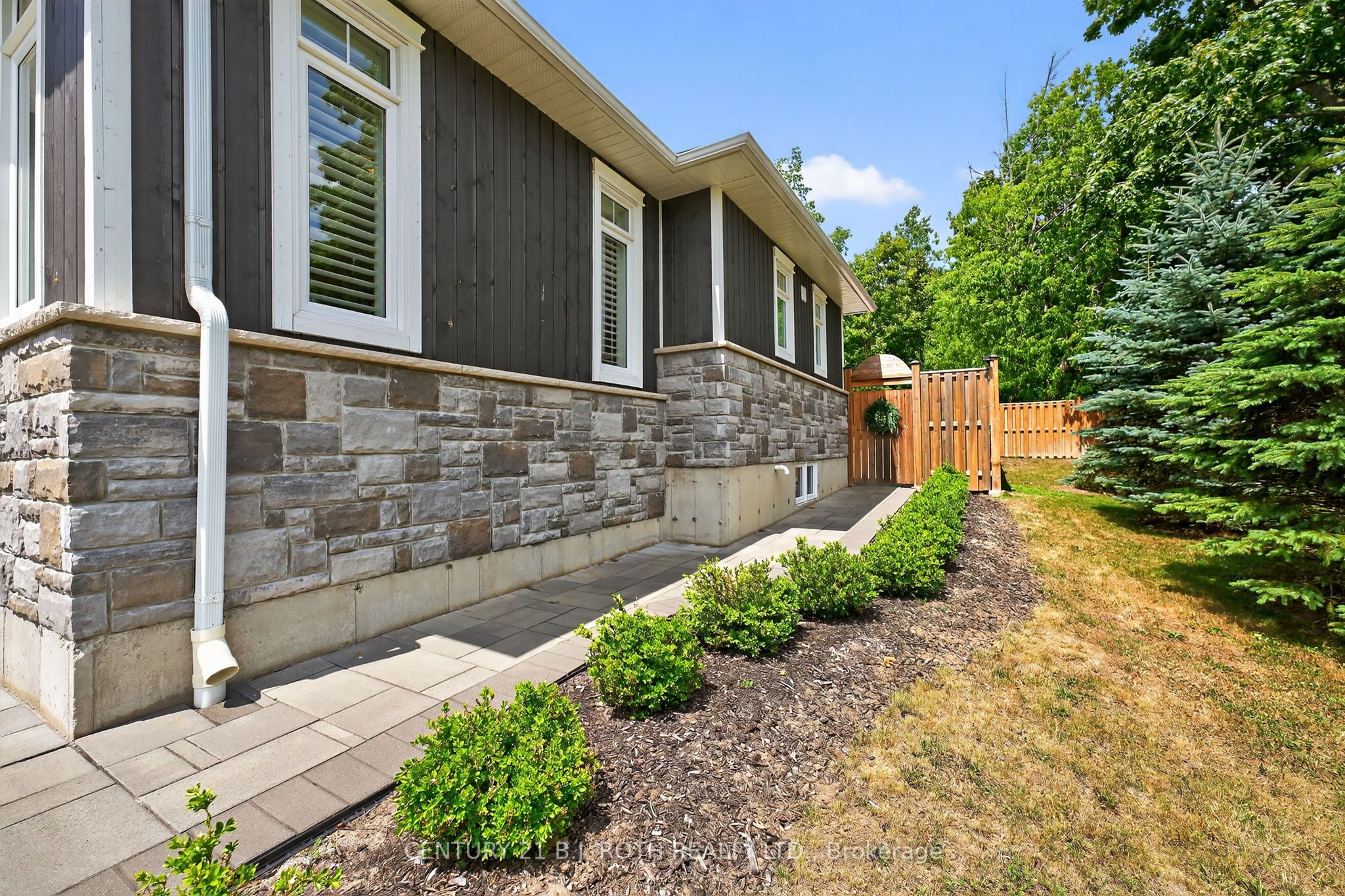 300 Shanty Bay Road Property Photo 40