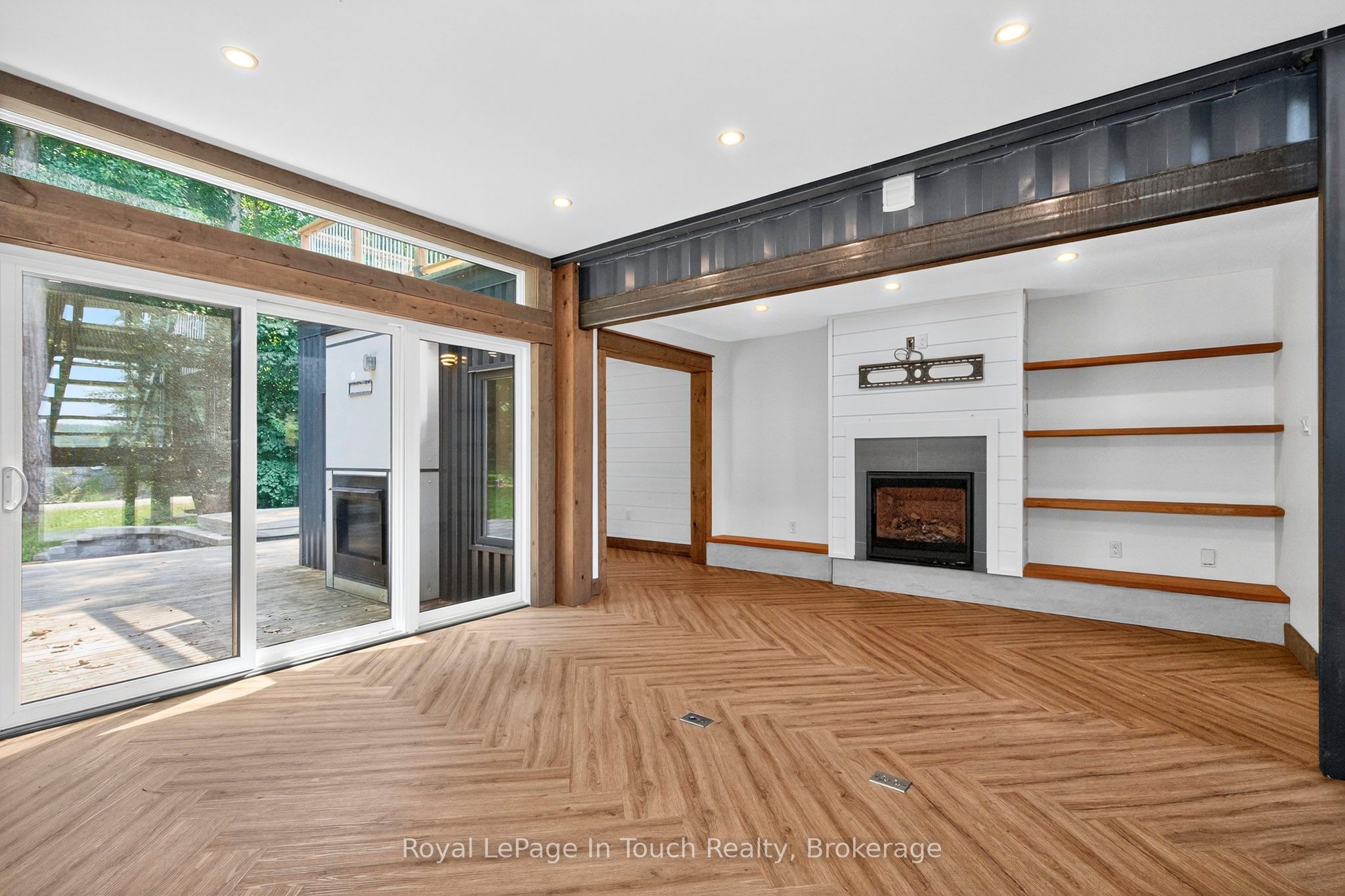 91 Andrew Drive Property Photo 5