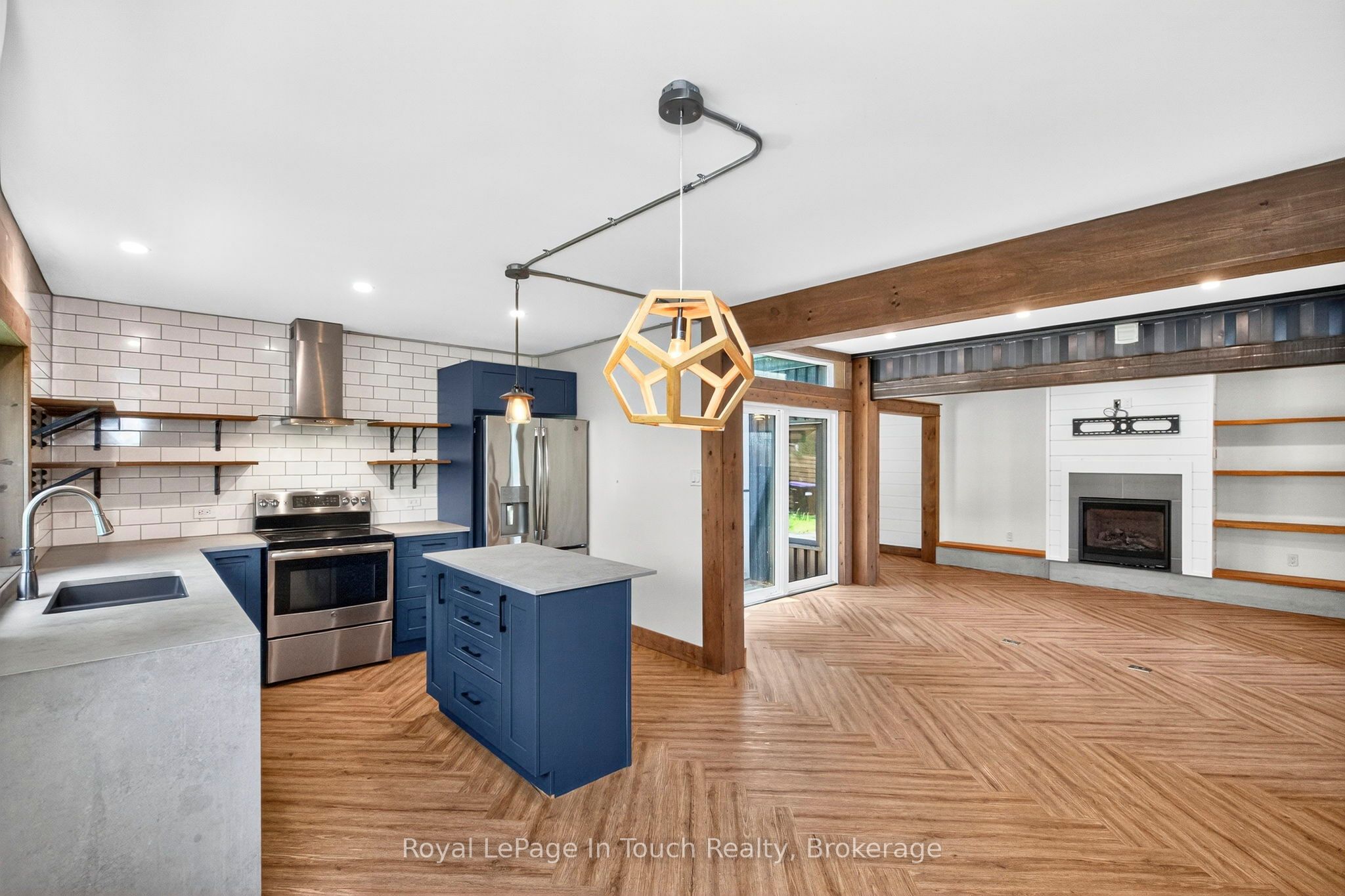 91 Andrew Drive Property Photo 8