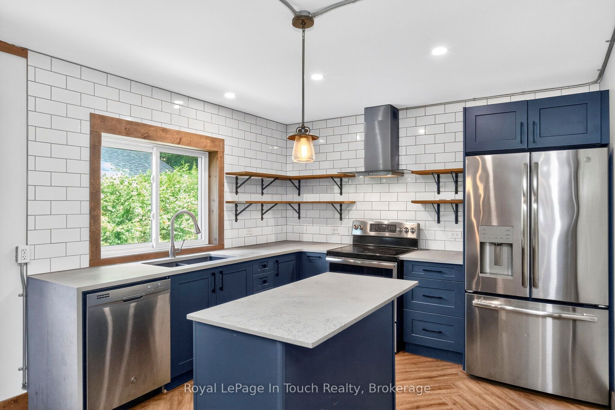 91 Andrew Drive Property Photo 10