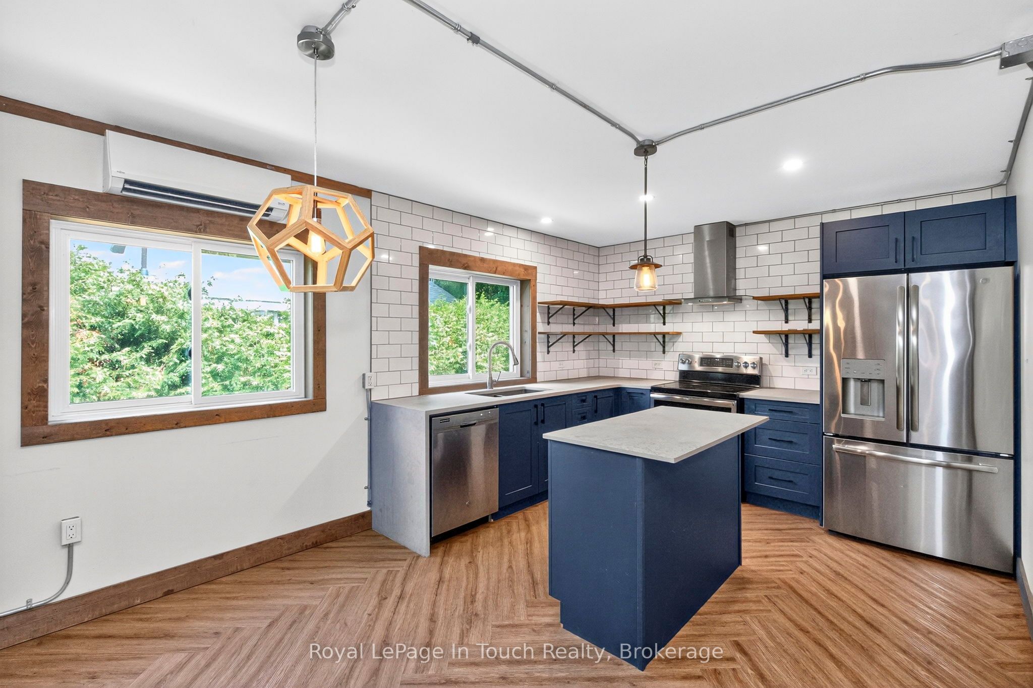 91 Andrew Drive Property Photo 12