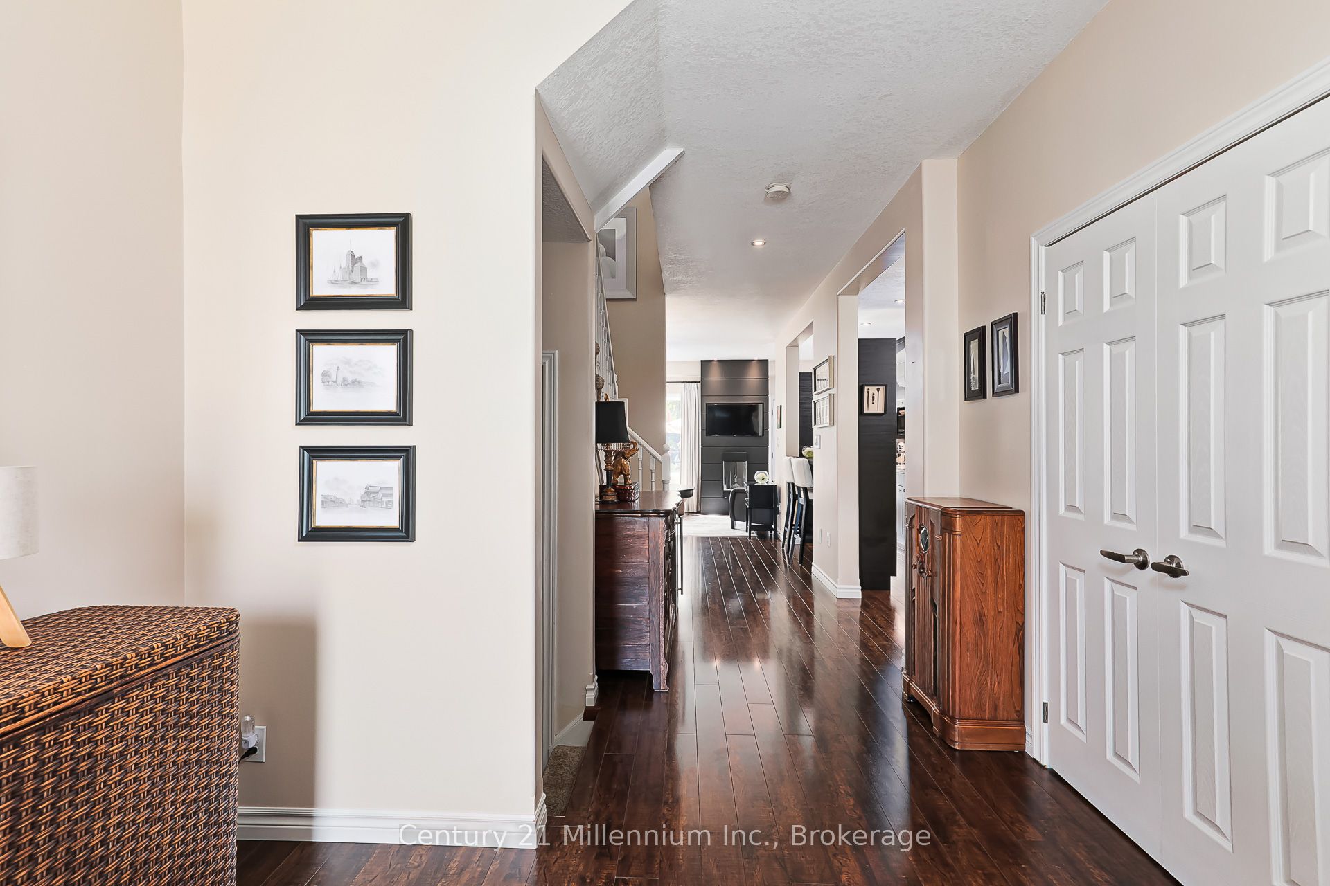 14 Thomas Drive Property Photo 9
