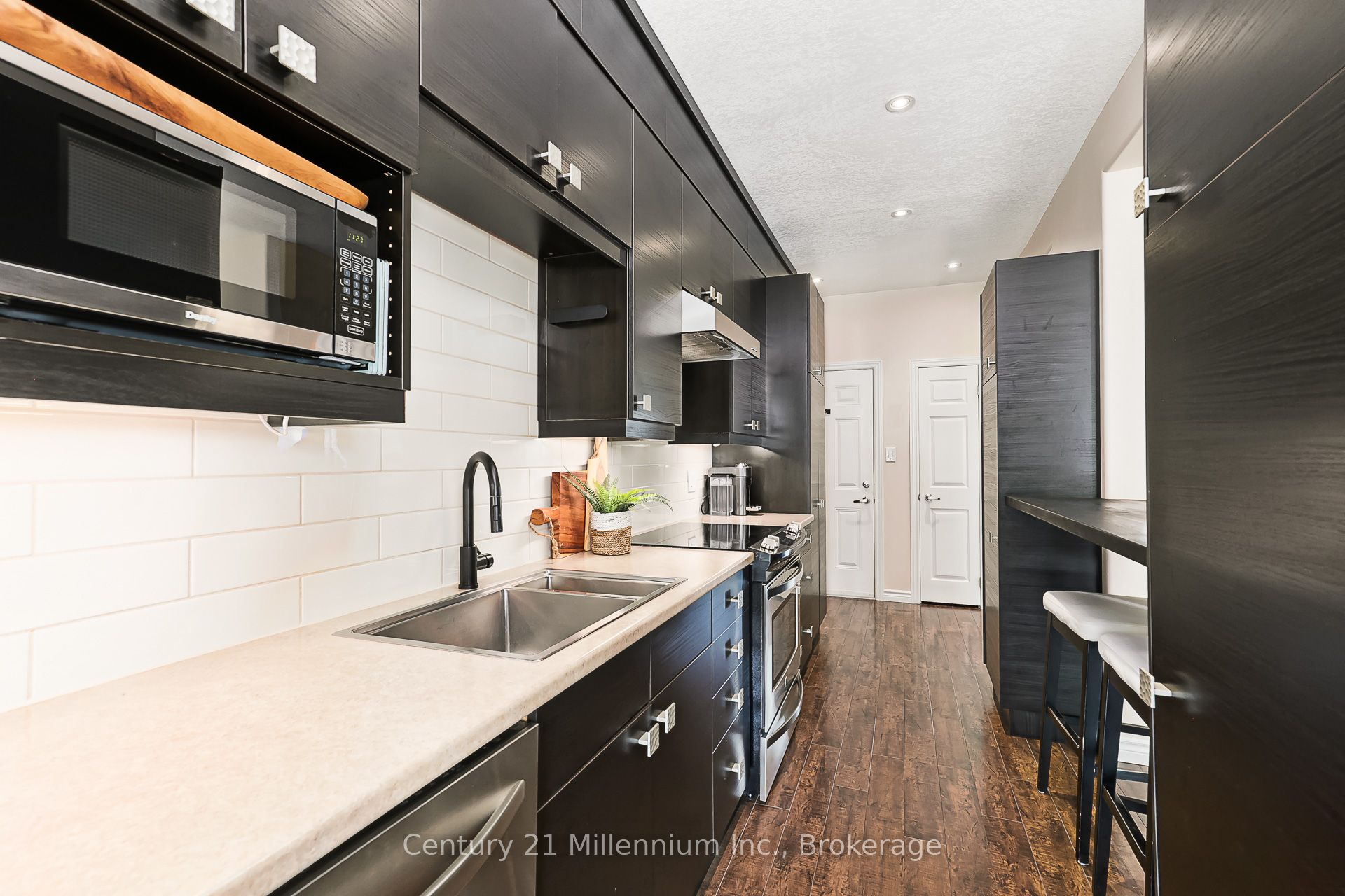 14 Thomas Drive Property Photo 18