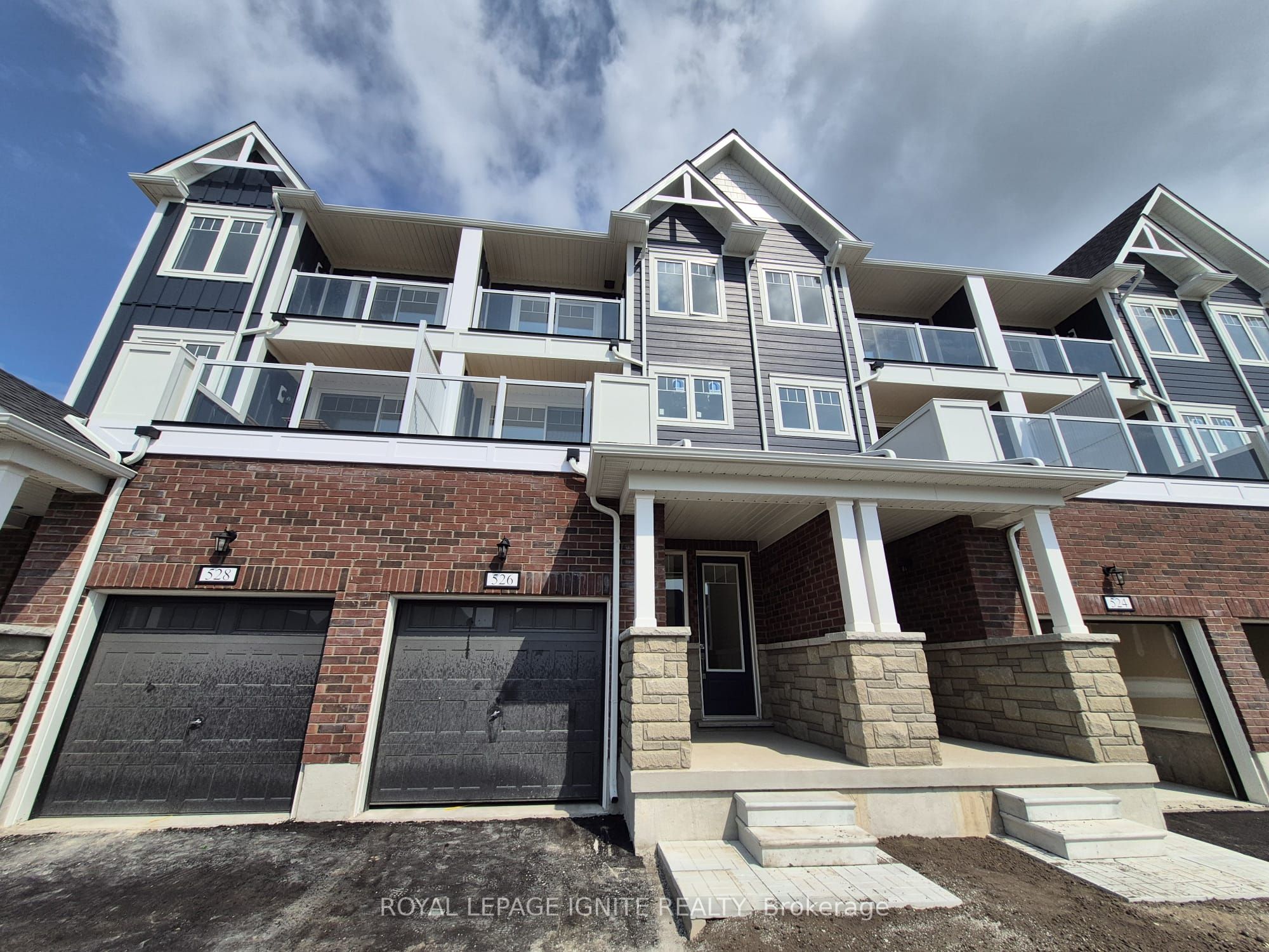 526 Hudson Crescent Property Photo 1