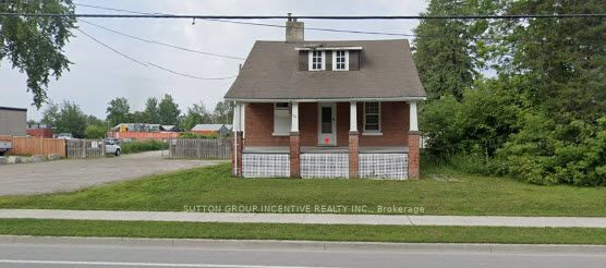 54 Ferndale Drive N Property Photo 2